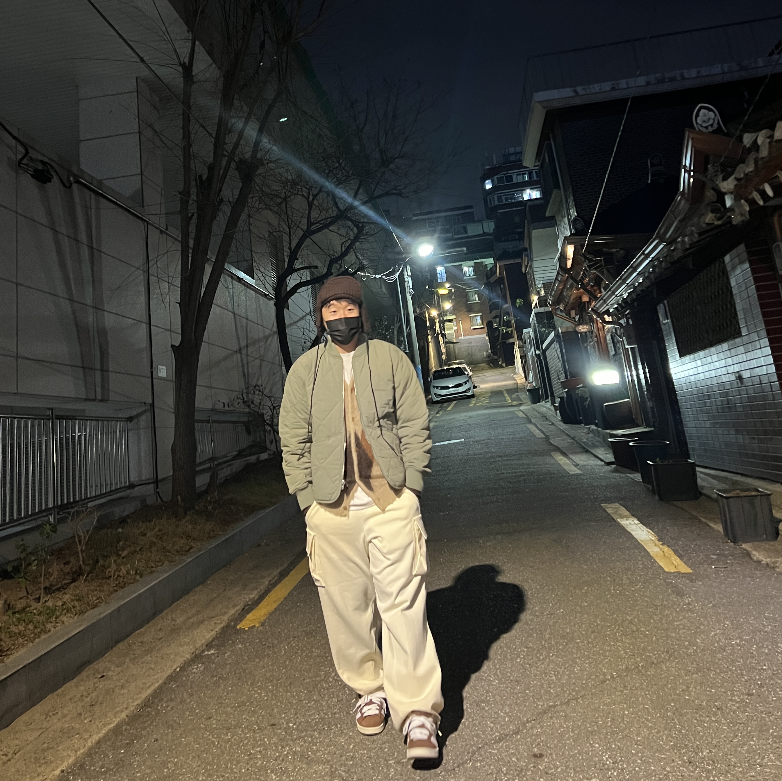 Stussy Dice Quilted Liner Jacket Olive, Adidas Campus 00s Bark Cloud White 착용 스타일 - 2