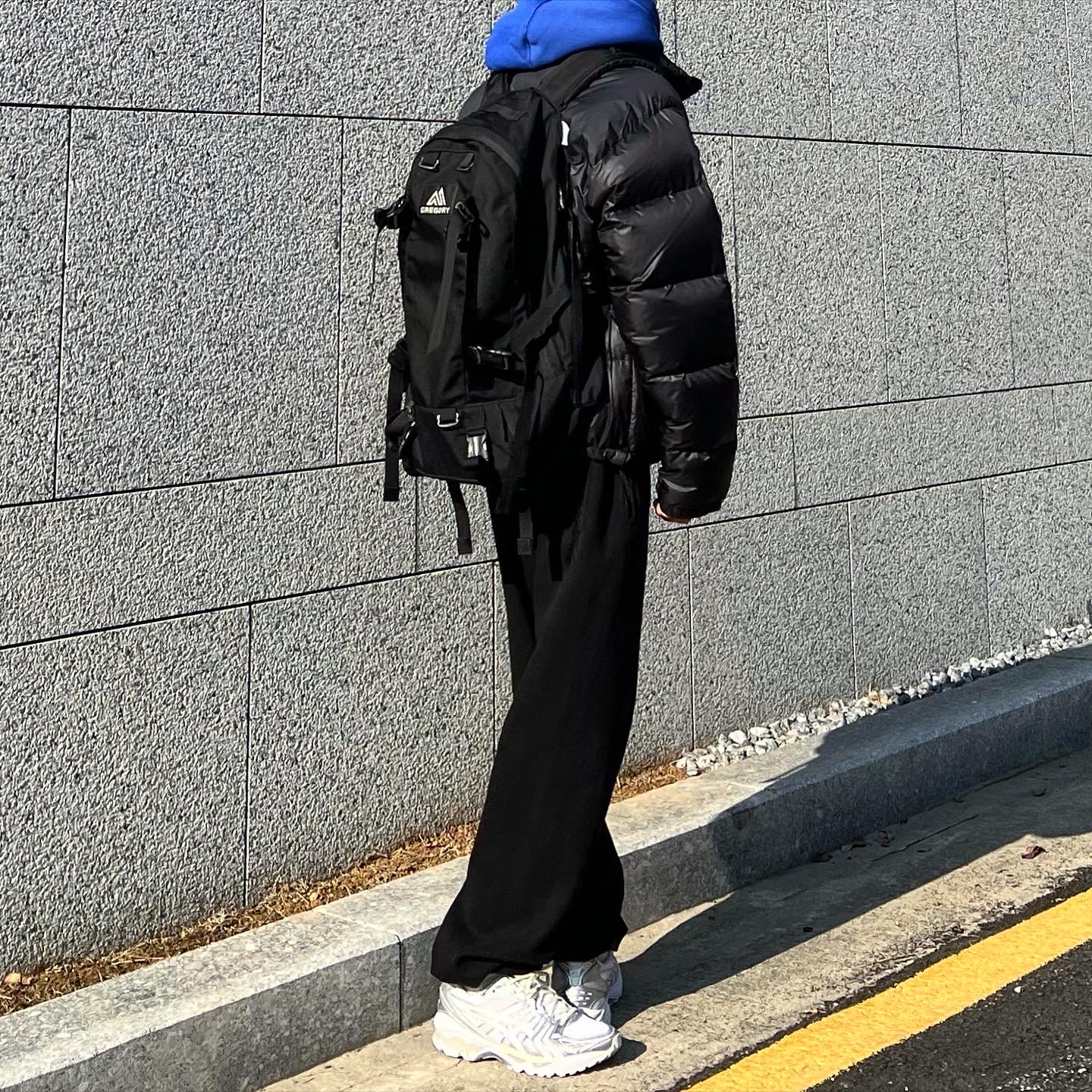 The North Face 1996 Eco Nuptse Jacket Black, Asics x JJJJound Gel-Kayano 14 Silver White 착용 스타일 - 4