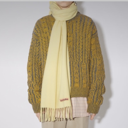 Acne Studios Wool Fringe Muffler Vanilla Yellow 착용 스타일