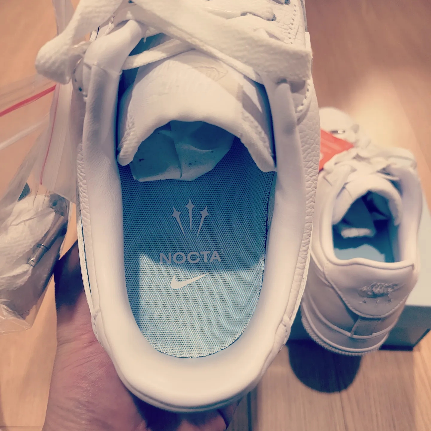 Nike x Drake Nocta Air Force 1 Low SP Certified Lover Boy White 착용 스타일 - 3