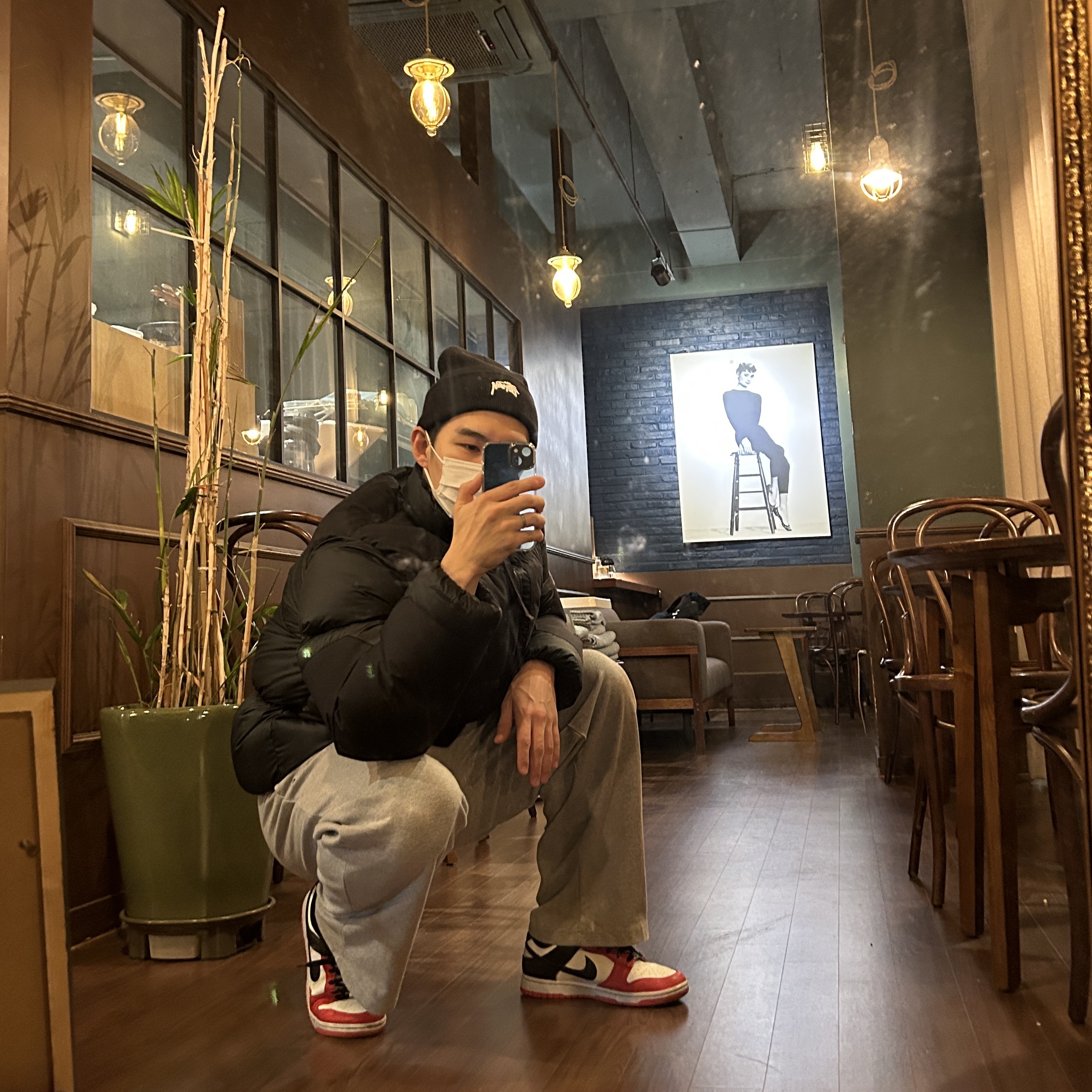 Nike x NBA Dunk Low Retro EMB Black and Chile Red, Stussy Stock Cuff Beanie Black 착용 스타일 - 2