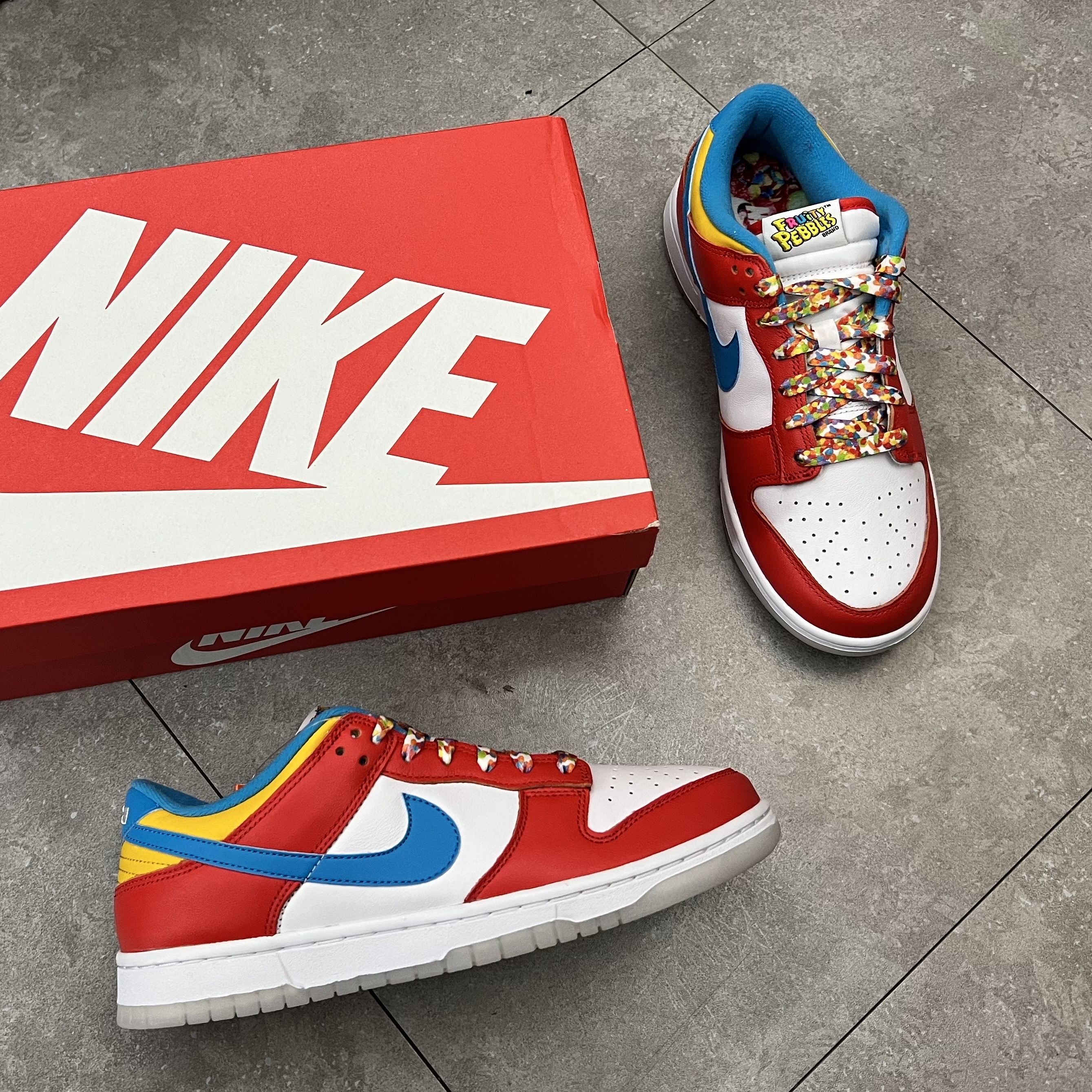 Nike x LeBron James x Fruity Pebbles Dunk Low QS Habanero Red 착용 스타일