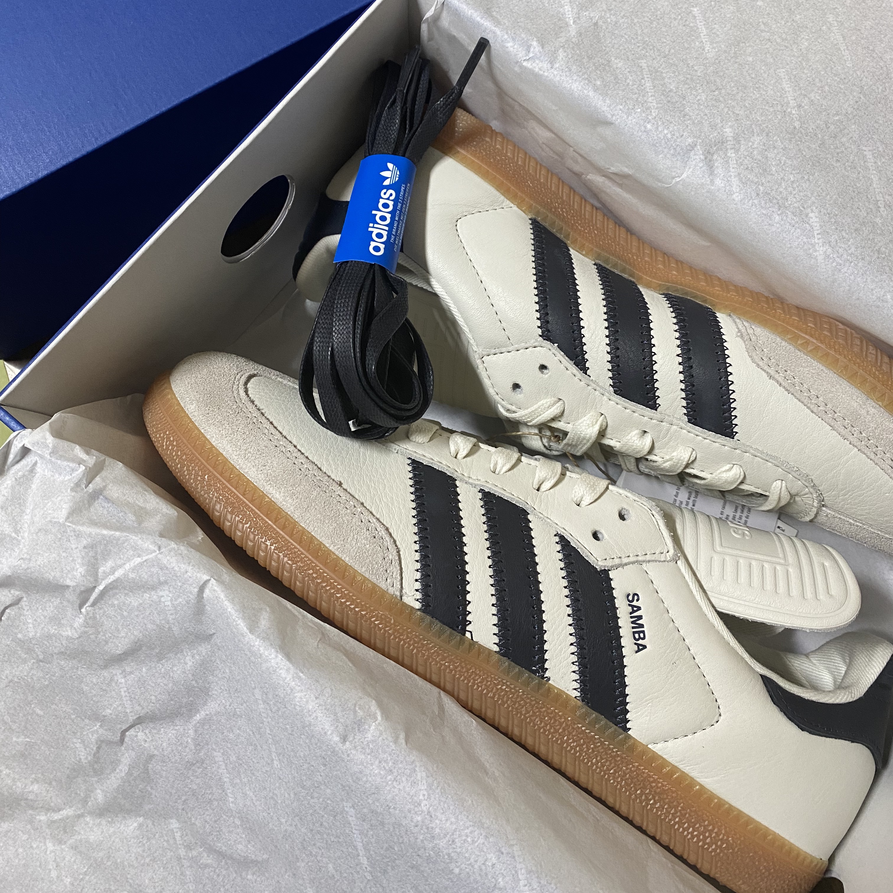 Adidas x Pharrell Williams Humanrace Samba Cloud White Night Grey 착용 스타일 - 2