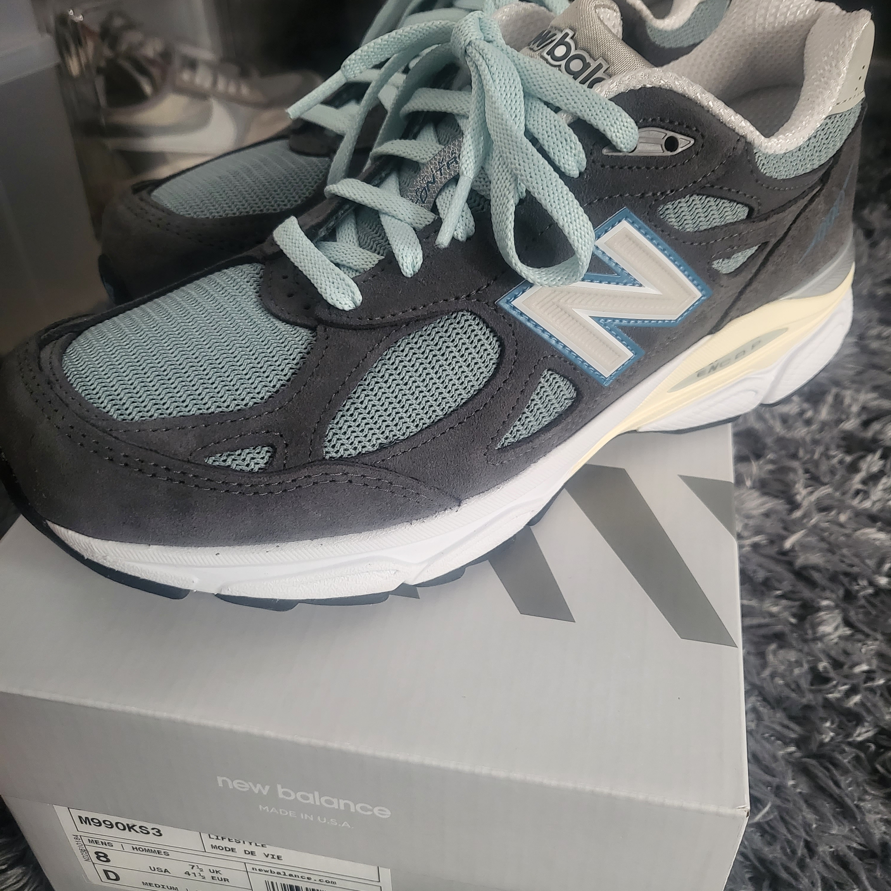 New Balance x Kith 990v3 Made in USA Steel Blue Grey 착용 스타일 - 4