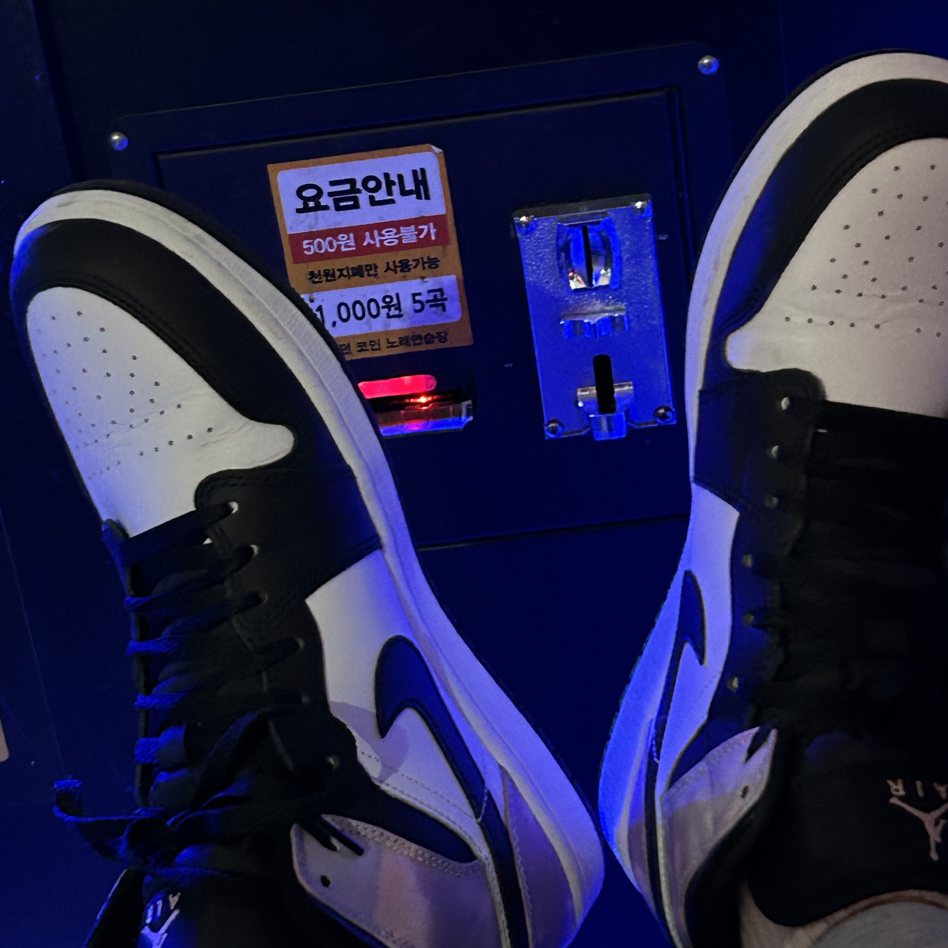 Jordan 1 Mid White Black Tie-Dye 착용 스타일 - 2