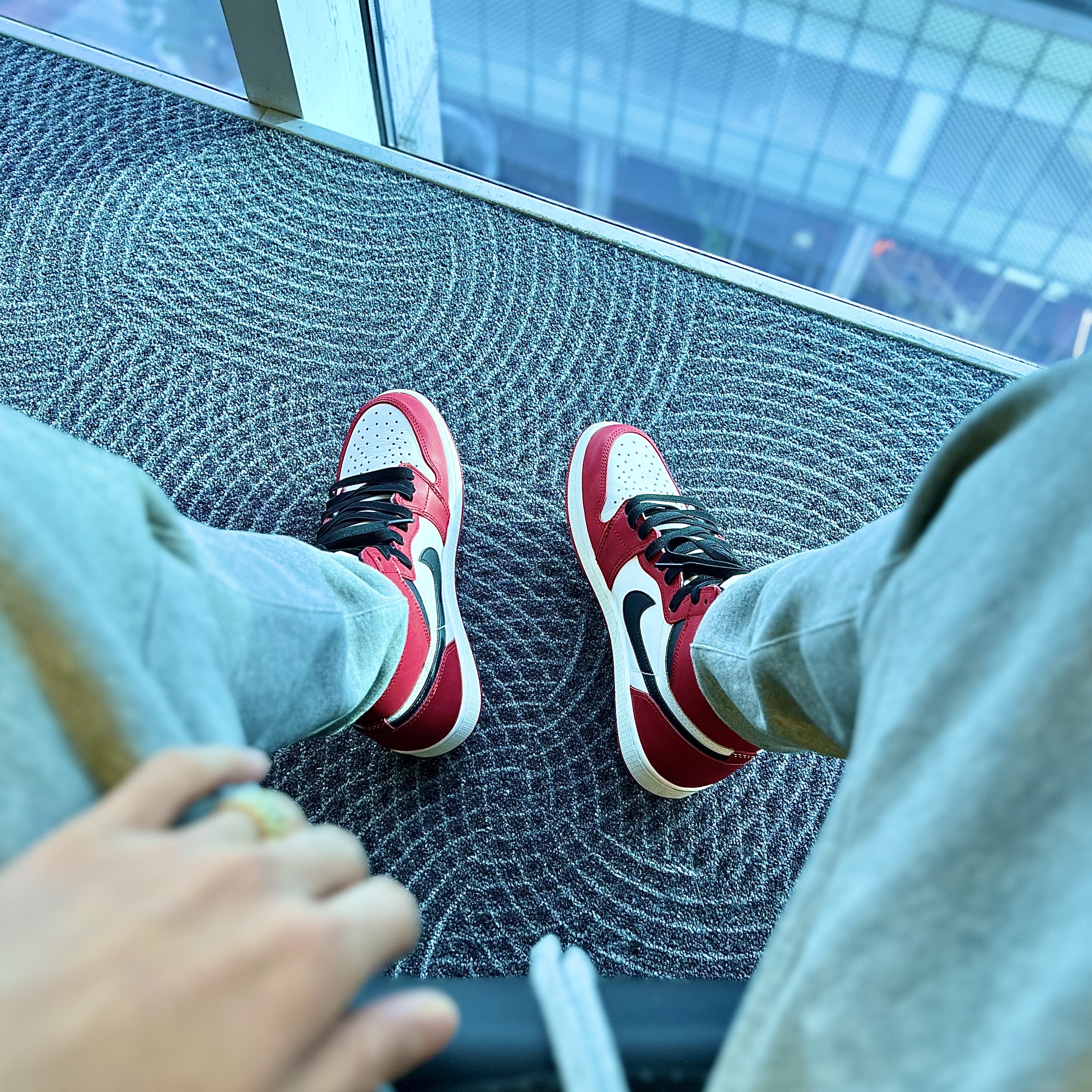 Jordan 1 Retro High OG Chicago 2022, Essentials The Core Collection Sweatpants Dark Oatmeal 착용 스타일