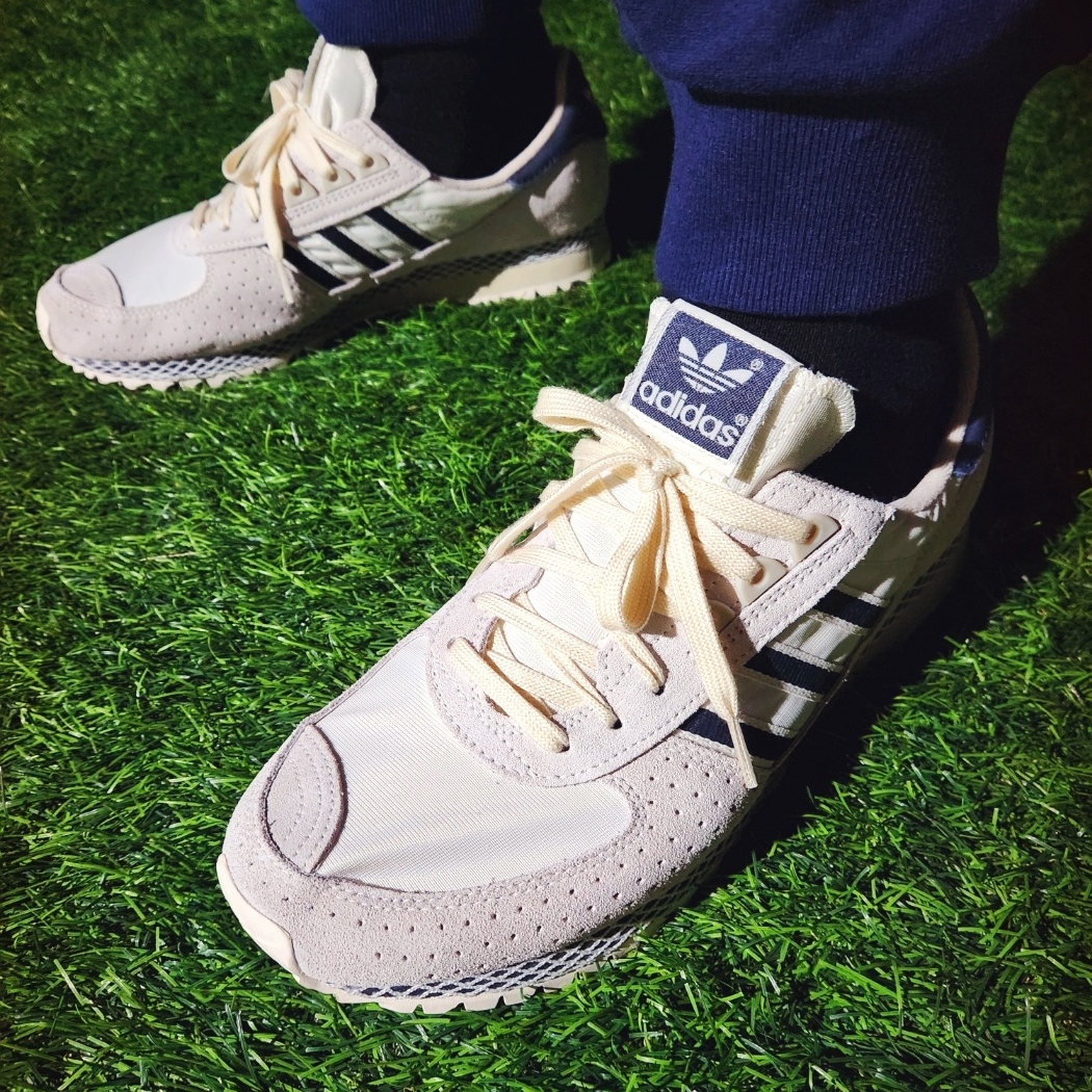 Adidas City Marathon PT Beige Navy 착용 스타일 - 5