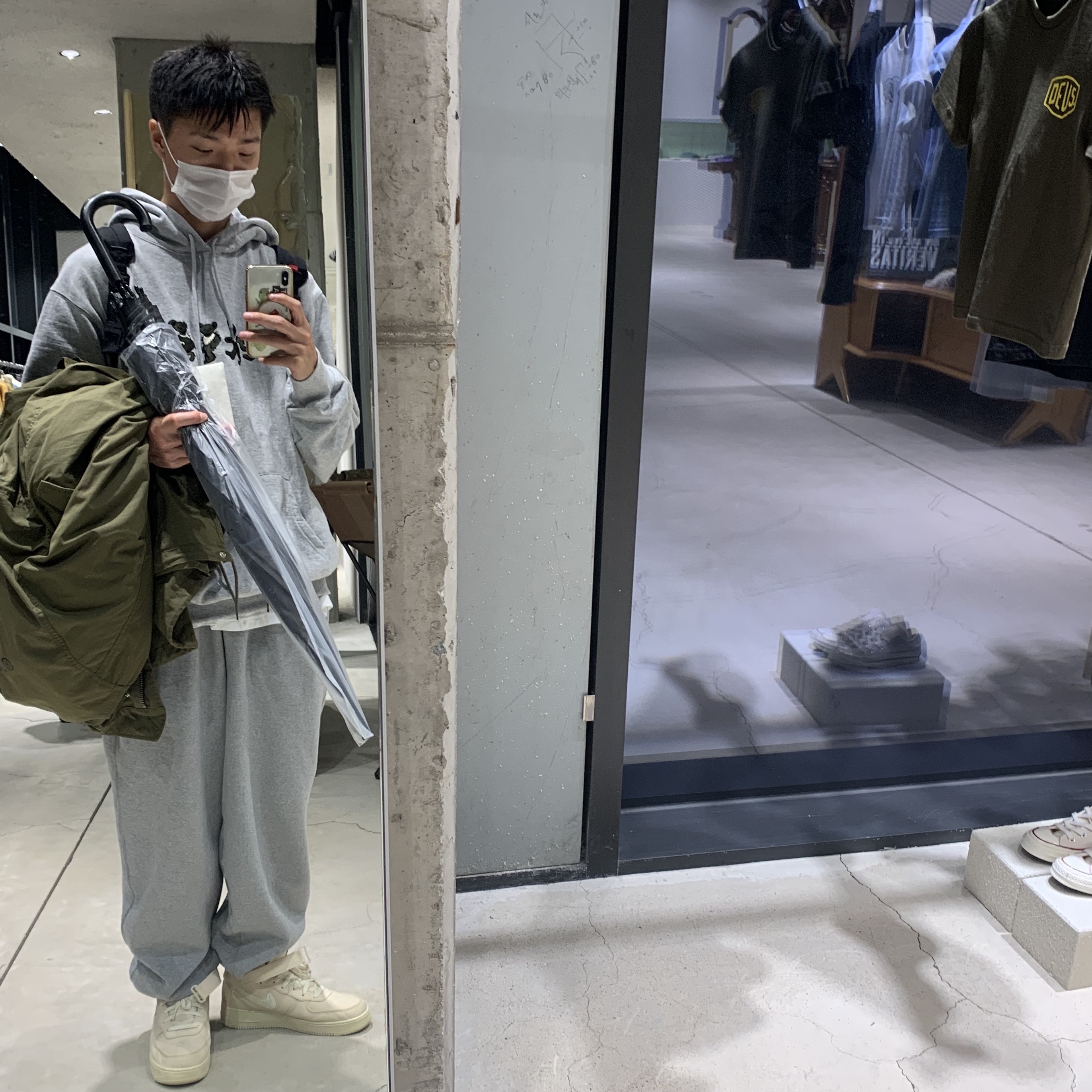 Supreme Canvas Backpack Black, Thisisneverthat x Grateful Dead Dancing Bears Hoodie Heather Grey 착용 스타일