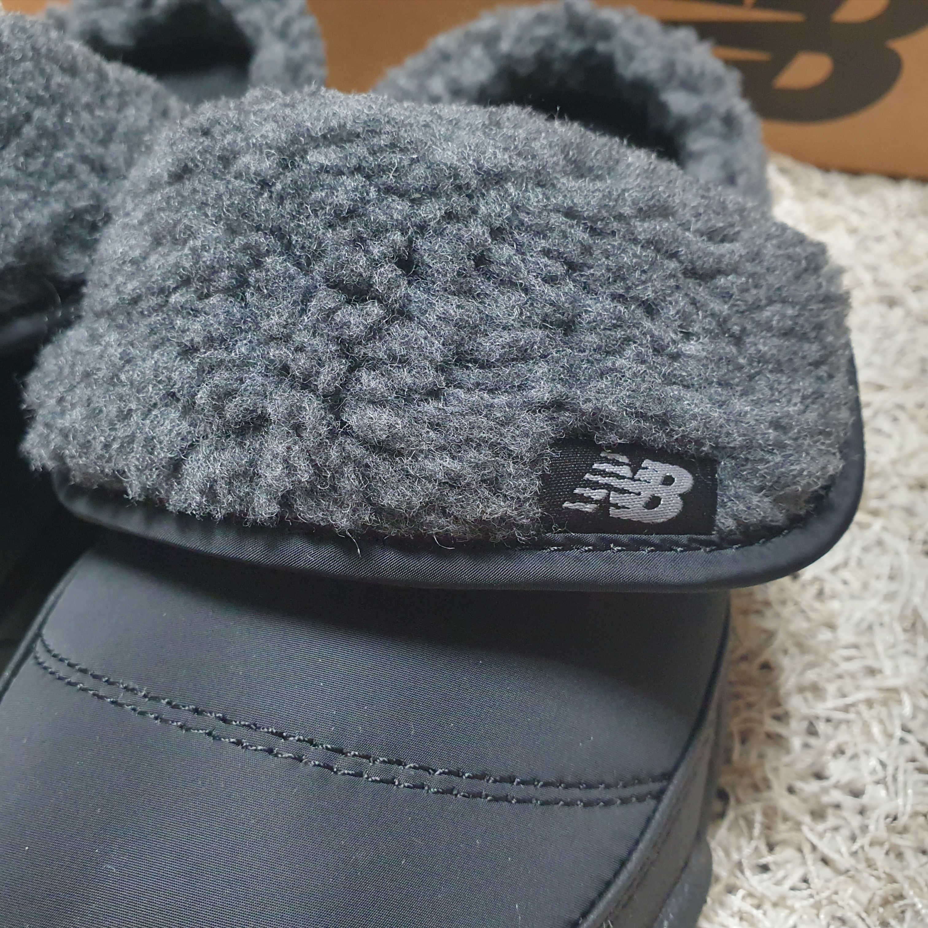New Balance Puflee Black 착용 스타일