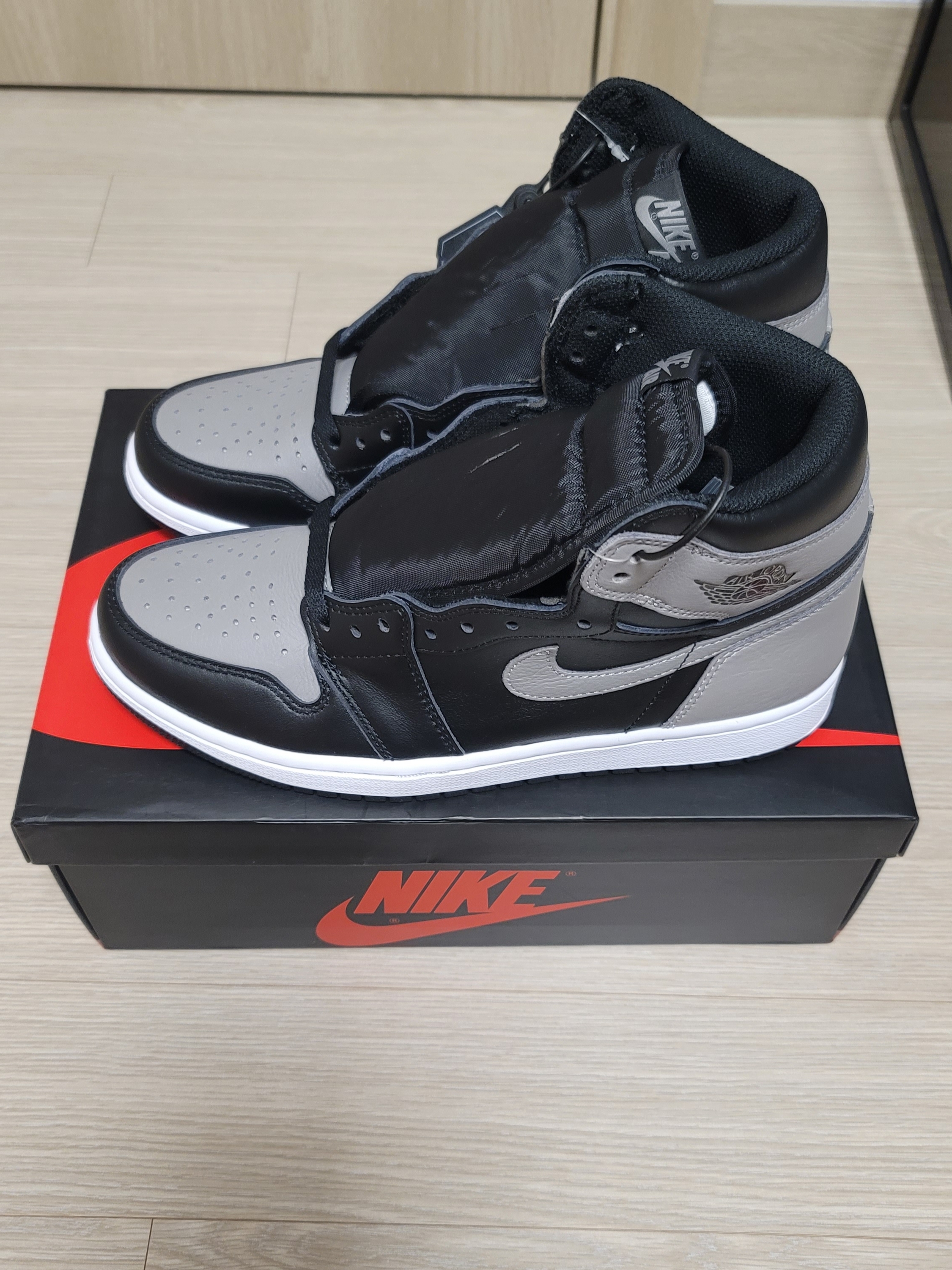 Jordan 1 Retro High OG Shadow 2018 착용 스타일 - 1