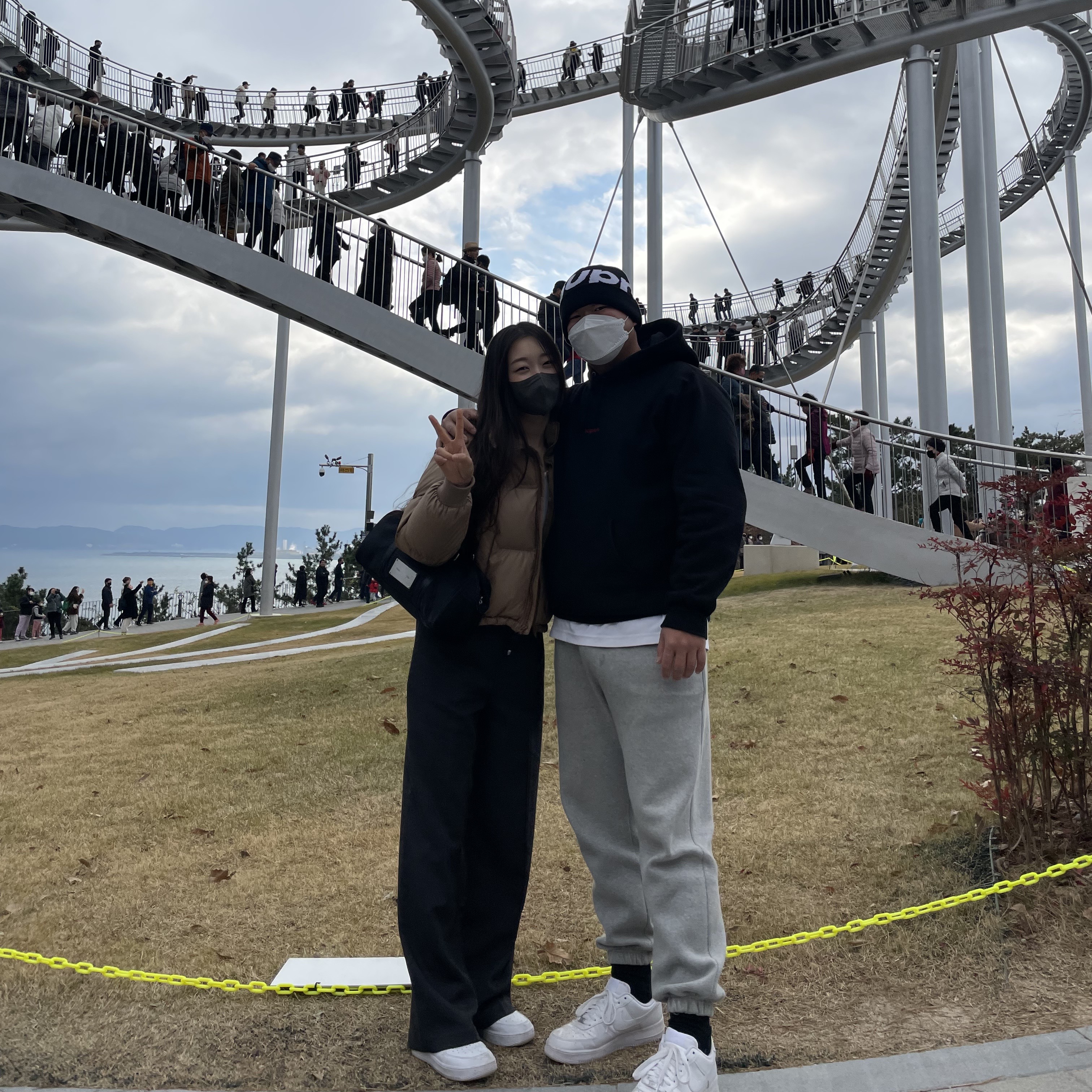 Supreme Big Logo Beanie Black, Supreme Trademark Hooded Sweatshirt Black - 18FW 착용 스타일