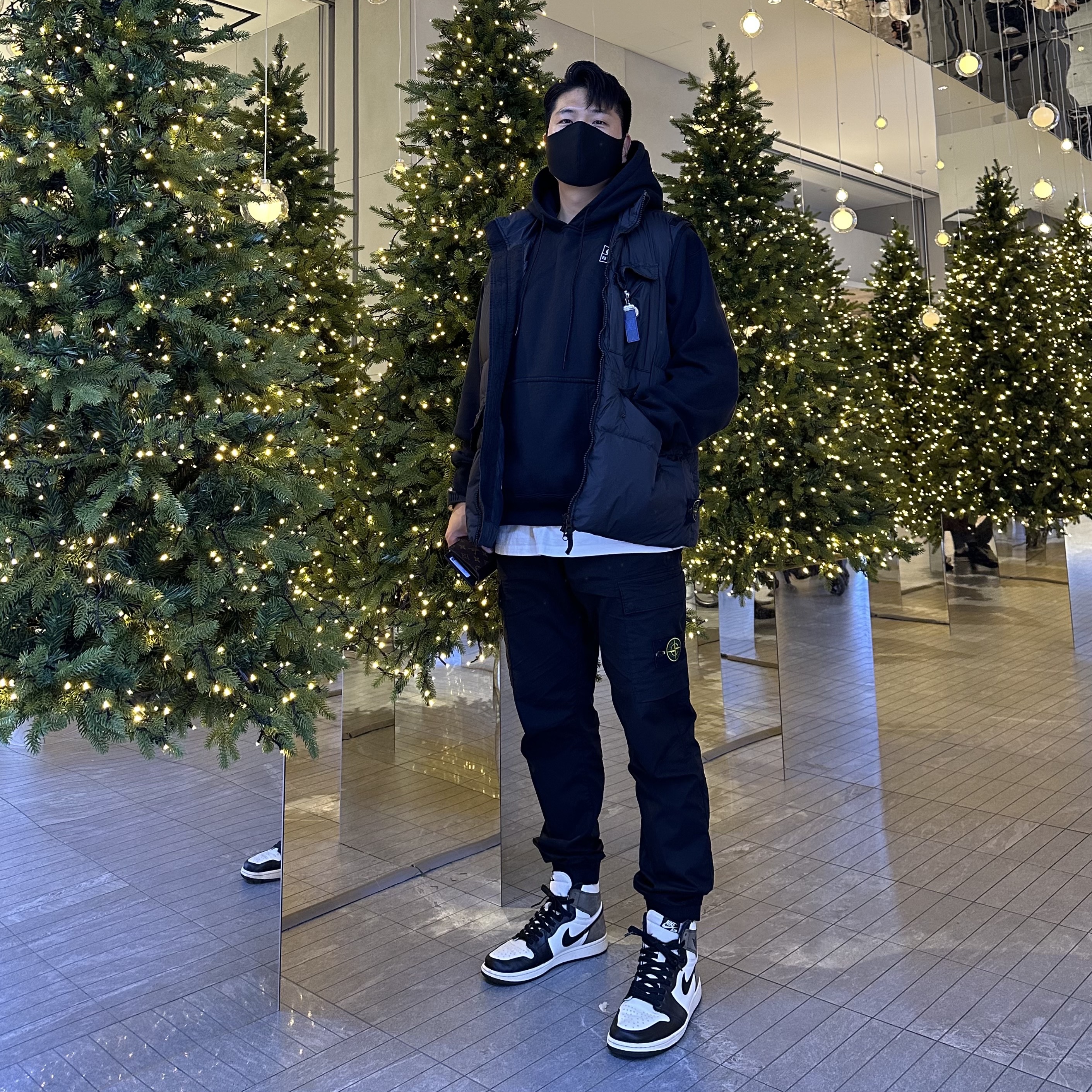 Stone Island G0123 Garment Dyed Crinkle Reps Nylon Down Vest Dark Grey - 22FW, Nike x Stussy NRG RA Washed Pullover Hoodie Black (DN4028-010) 착용 스타일