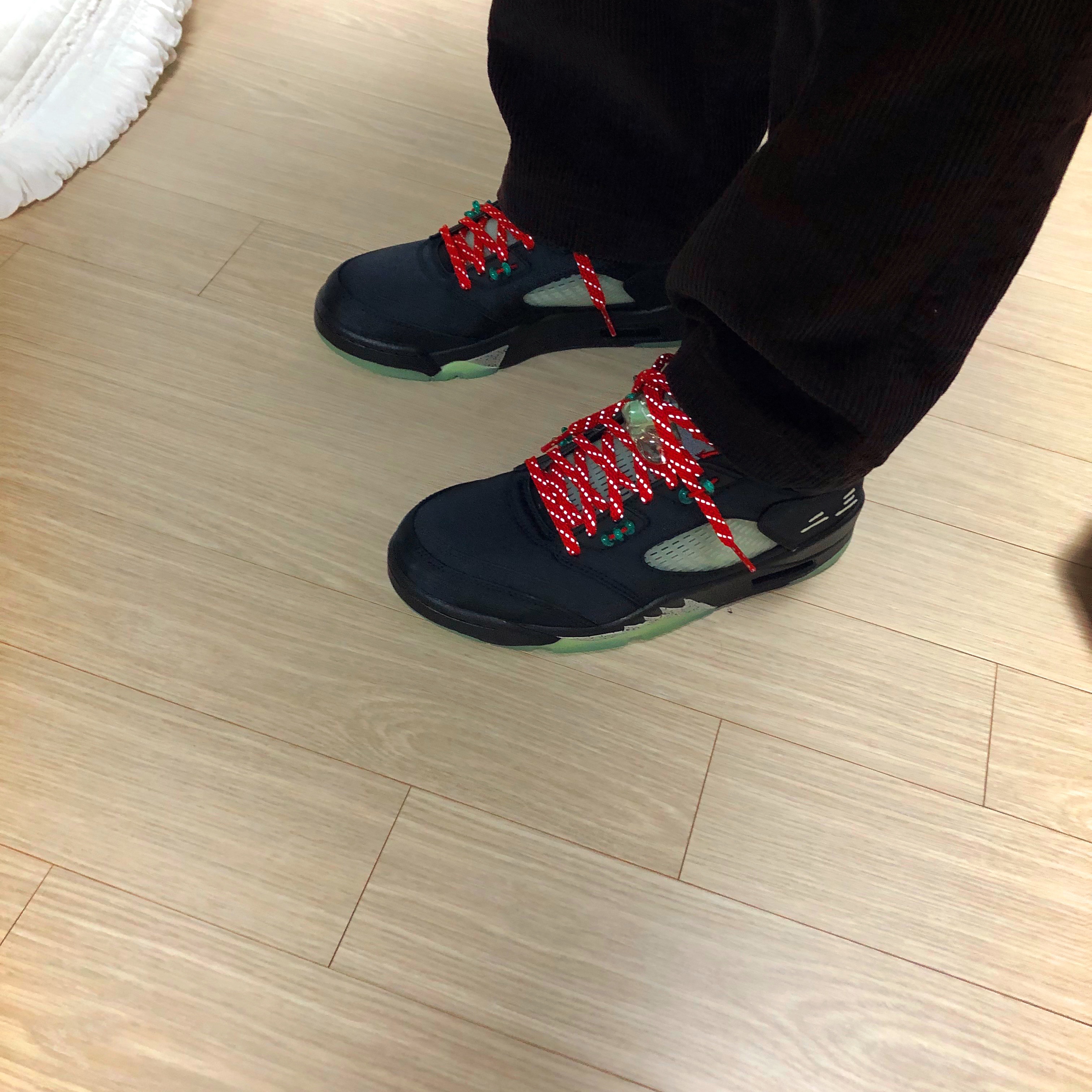 Jordan 5 x Clot Retro Low SP Anthracite 착용 스타일 - 3