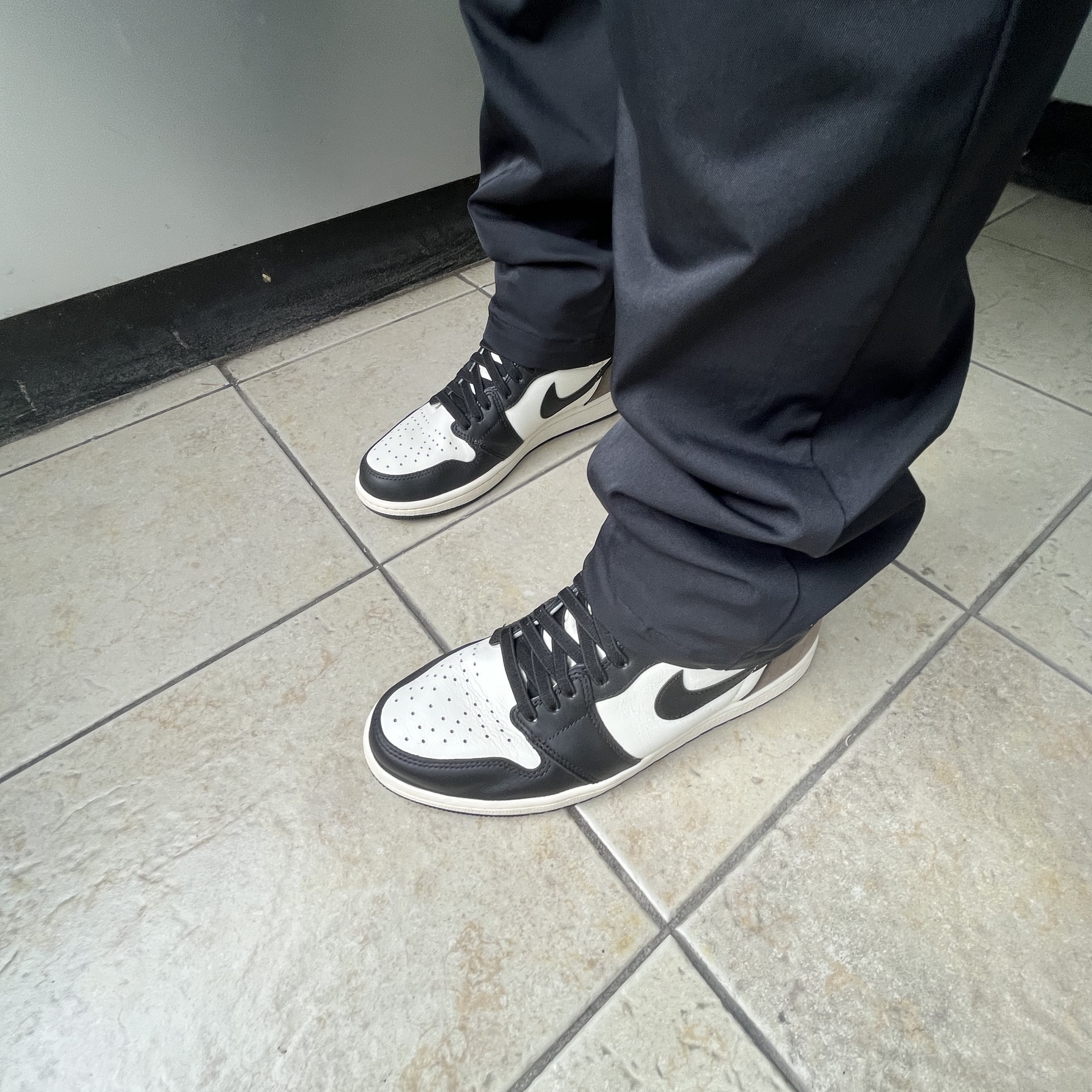 Jordan 1 Retro High OG Black Mocha 착용 스타일