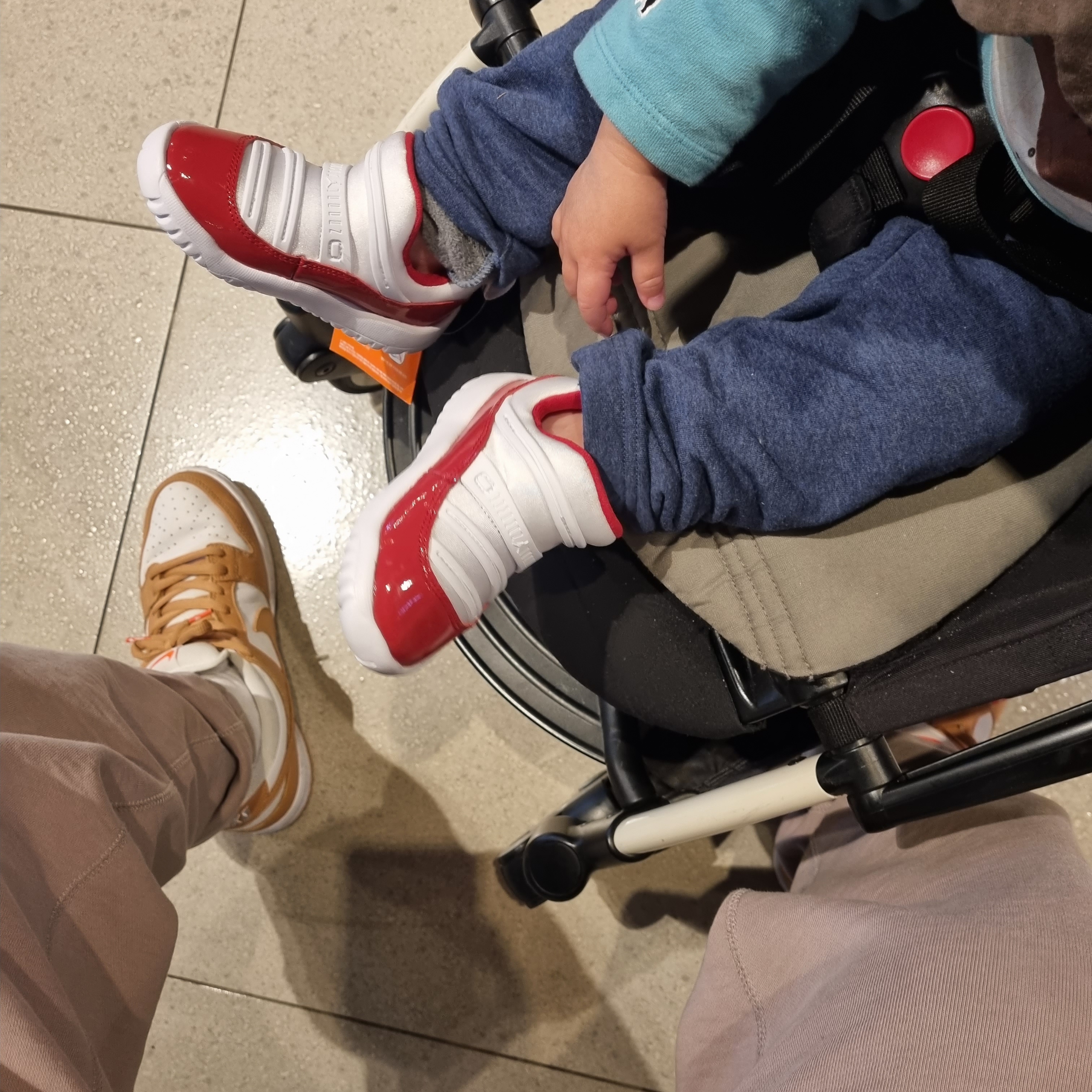 (TD) Jordan 11 Retro Little Flex Varsity Red, Nike SB Dunk Low Pro Light Cognac 착용 스타일 - 2