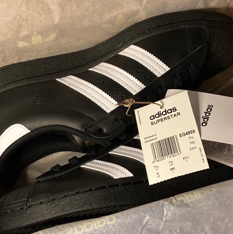 Adidas Superstar Core Black White 착용 스타일