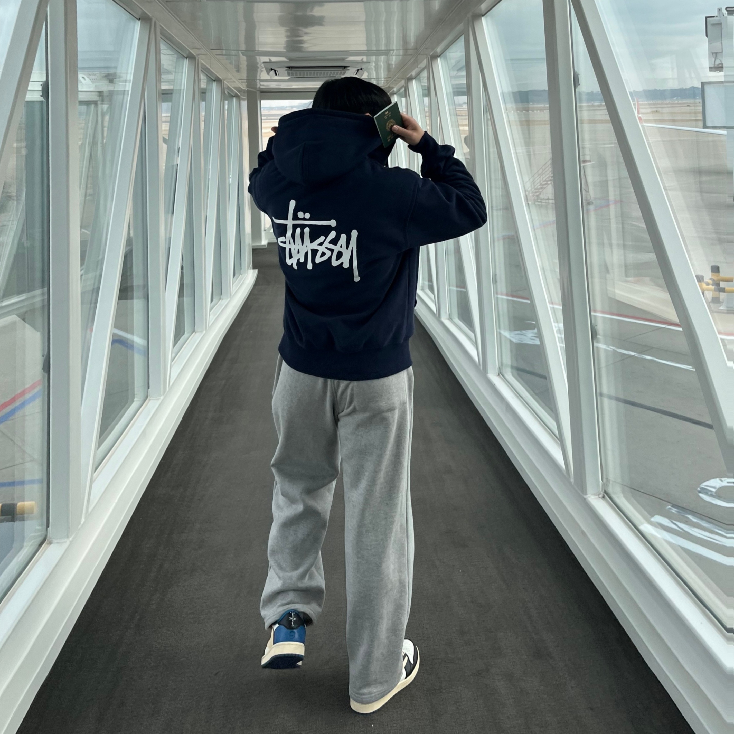 Jordan 1 x Travis Scott x Fragment Retro Low OG SP Military Blue, Stussy Basic Stussy Zip Hoodie Navy 2022 착용 스타일