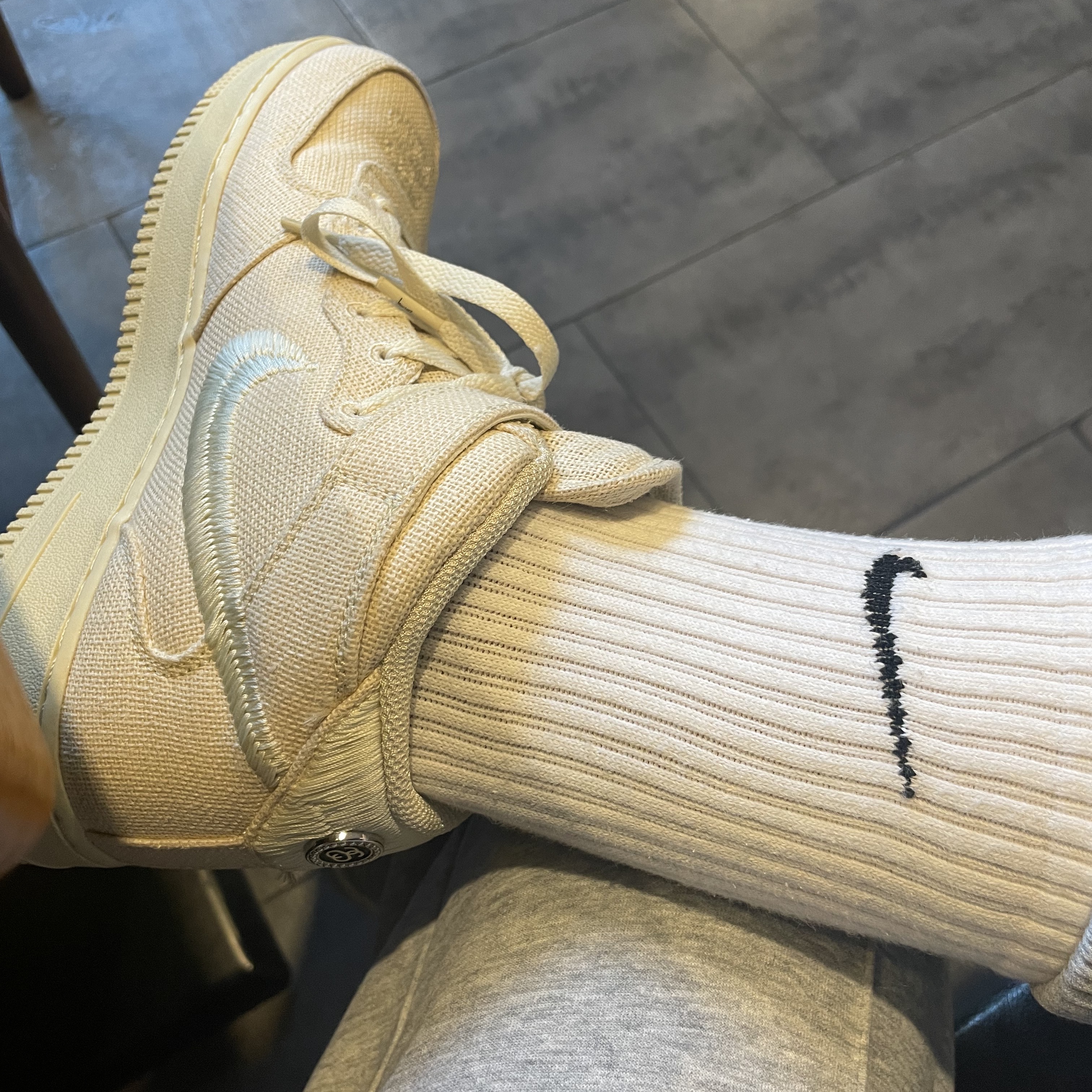 Nike x Stussy Air Force 1 '07 Mid SP Fossil 착용 스타일