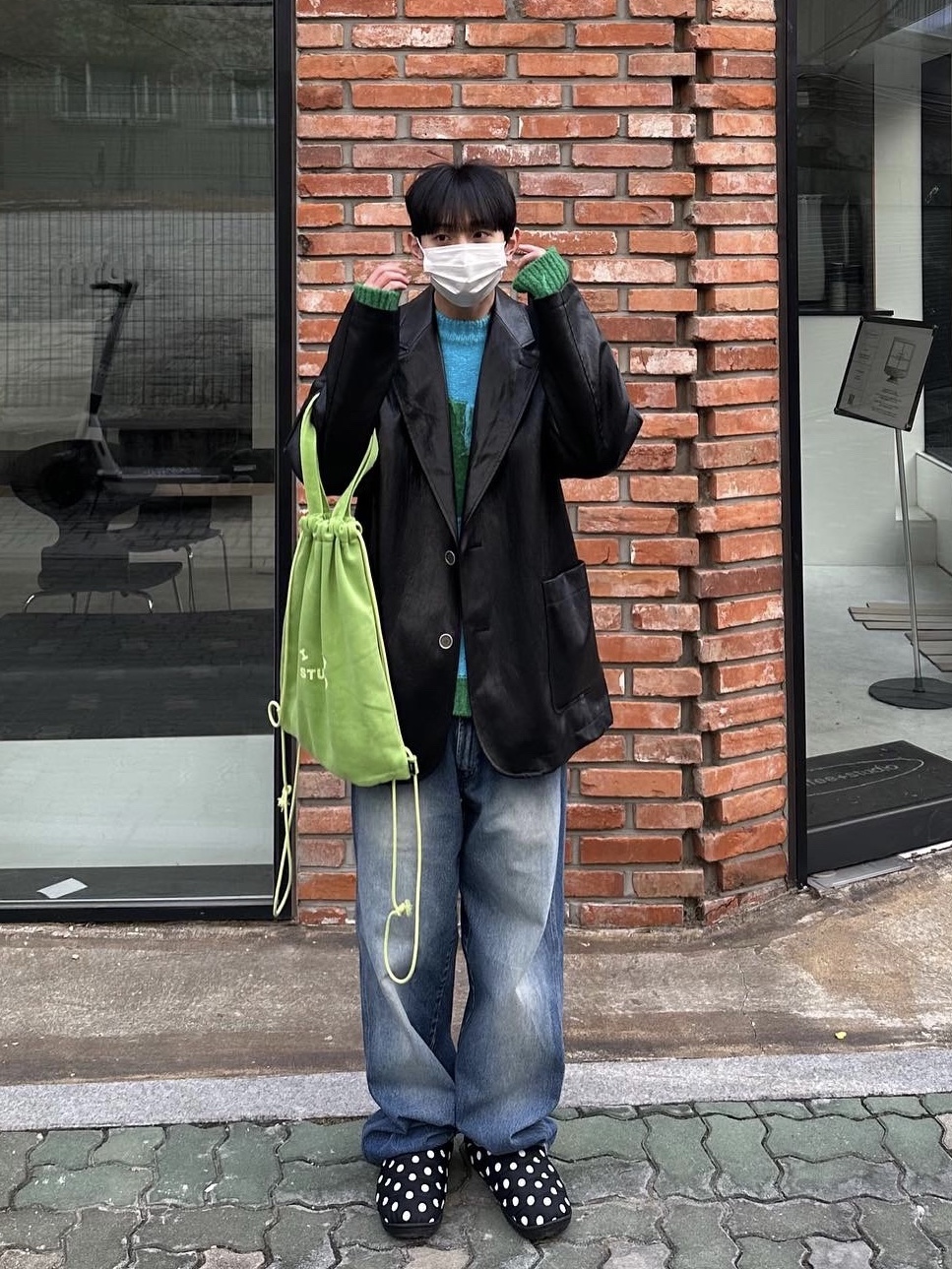 IAB Studio Pigment Sack Apple Green 착용 스타일 - 4