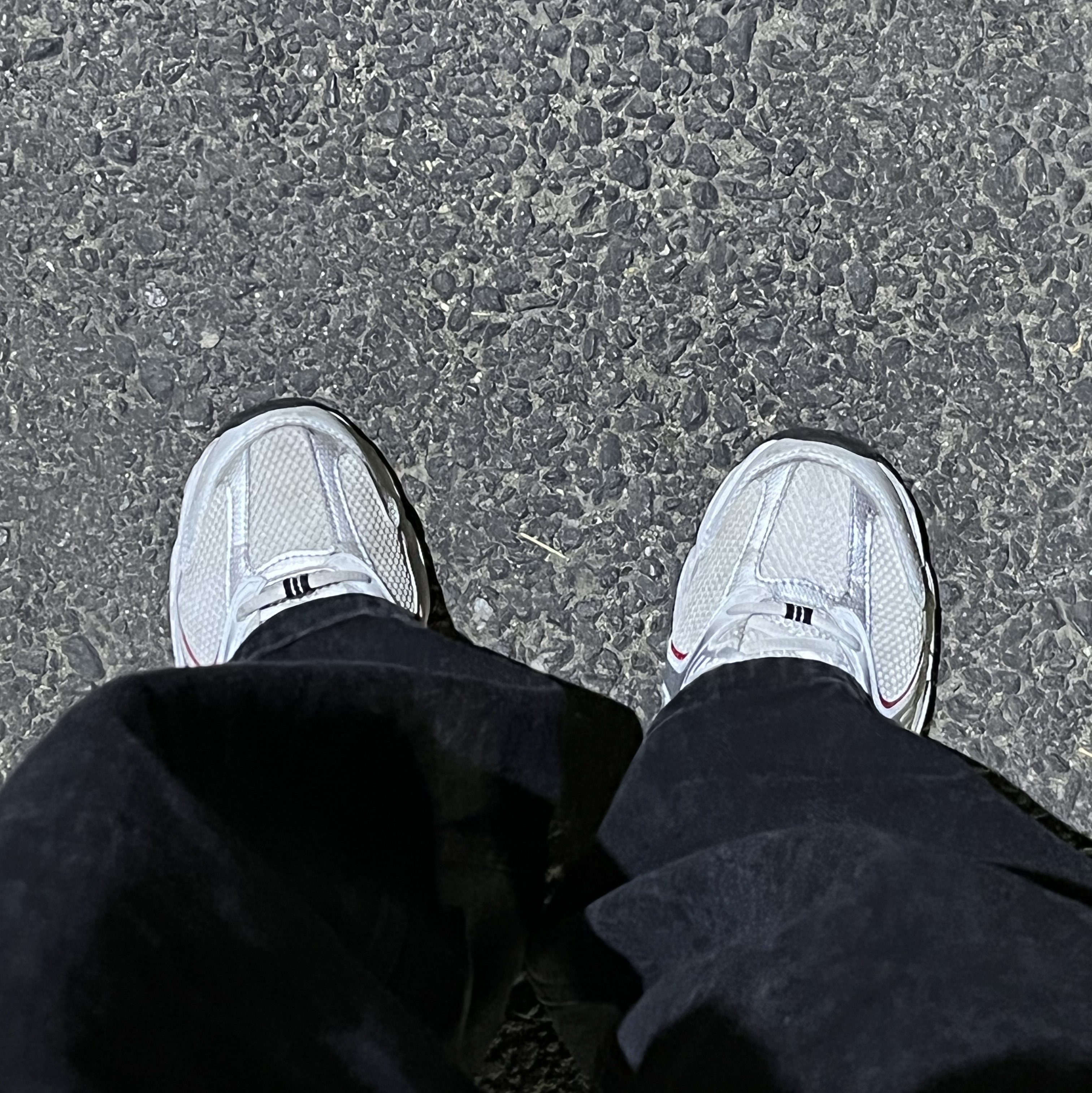 New Balance 530 White Red 착용 스타일