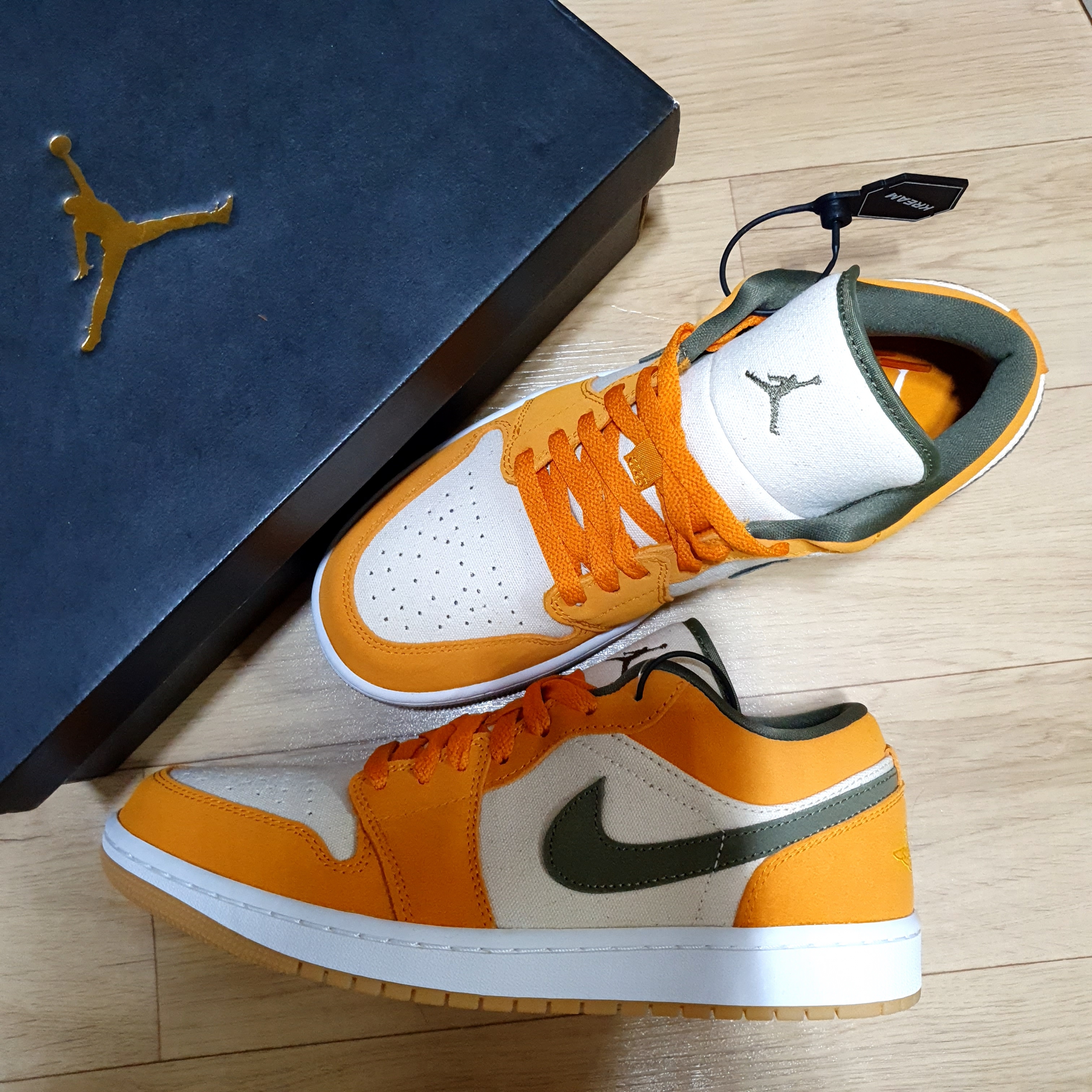 Jordan 1 Low SE Light Curry 착용 스타일