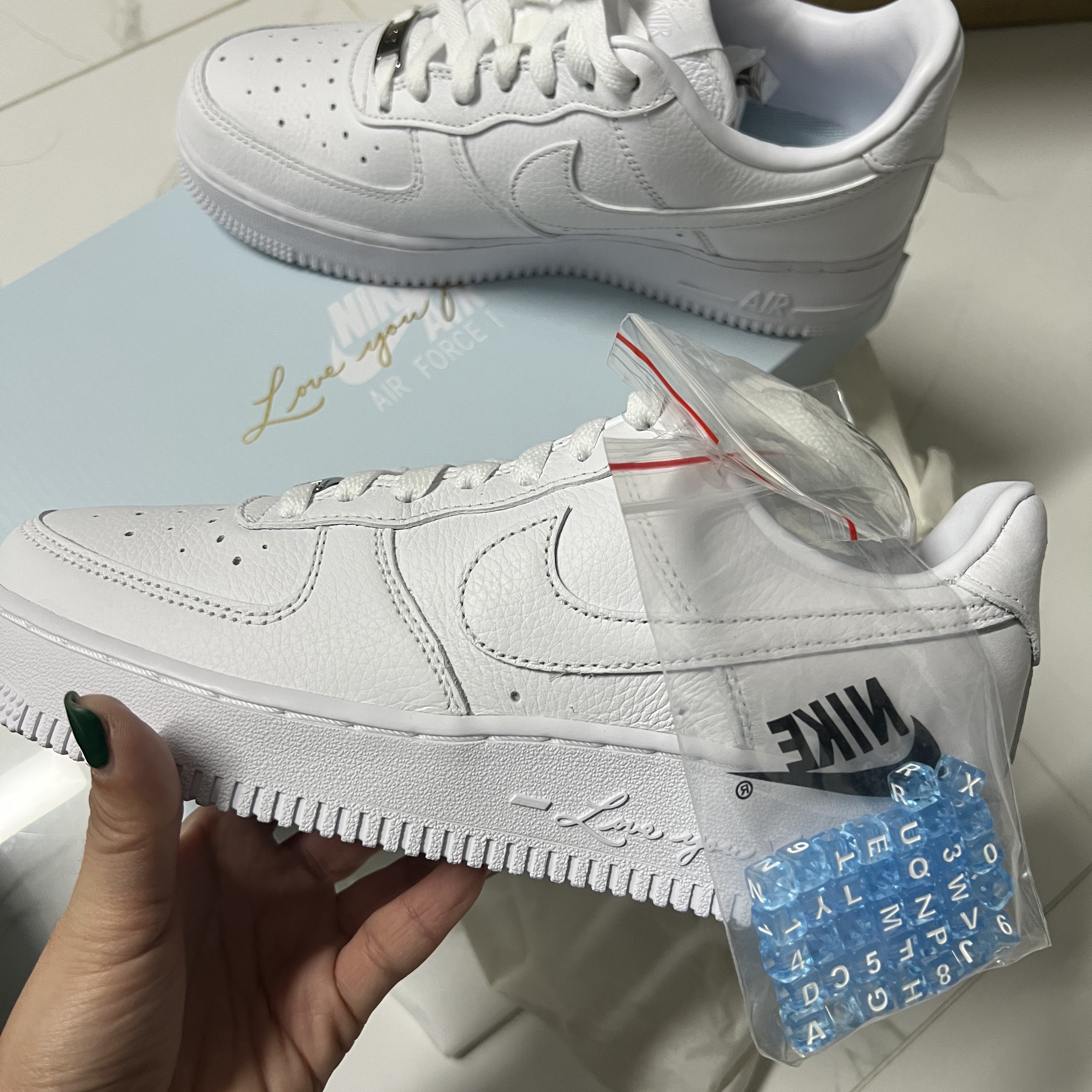 Nike x Drake Nocta Air Force 1 Low SP Certified Lover Boy White 착용 스타일 - 1