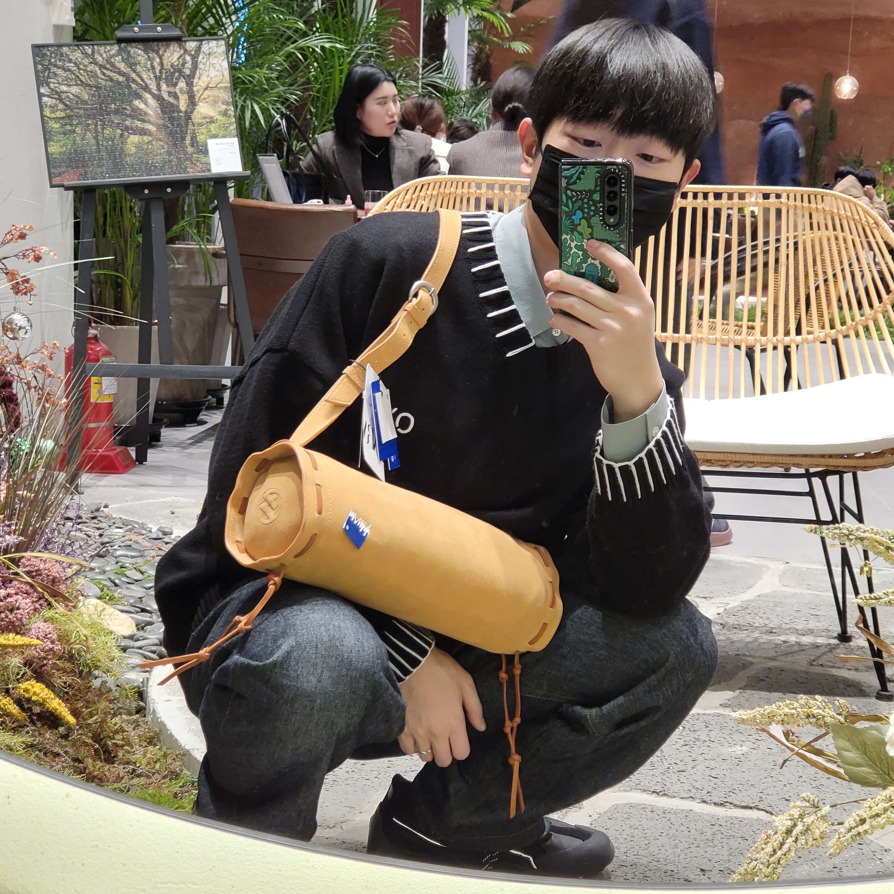 Ader Error x Zara Stitch Split Suede Crossbody Bag Ochre 착용 스타일 - 2