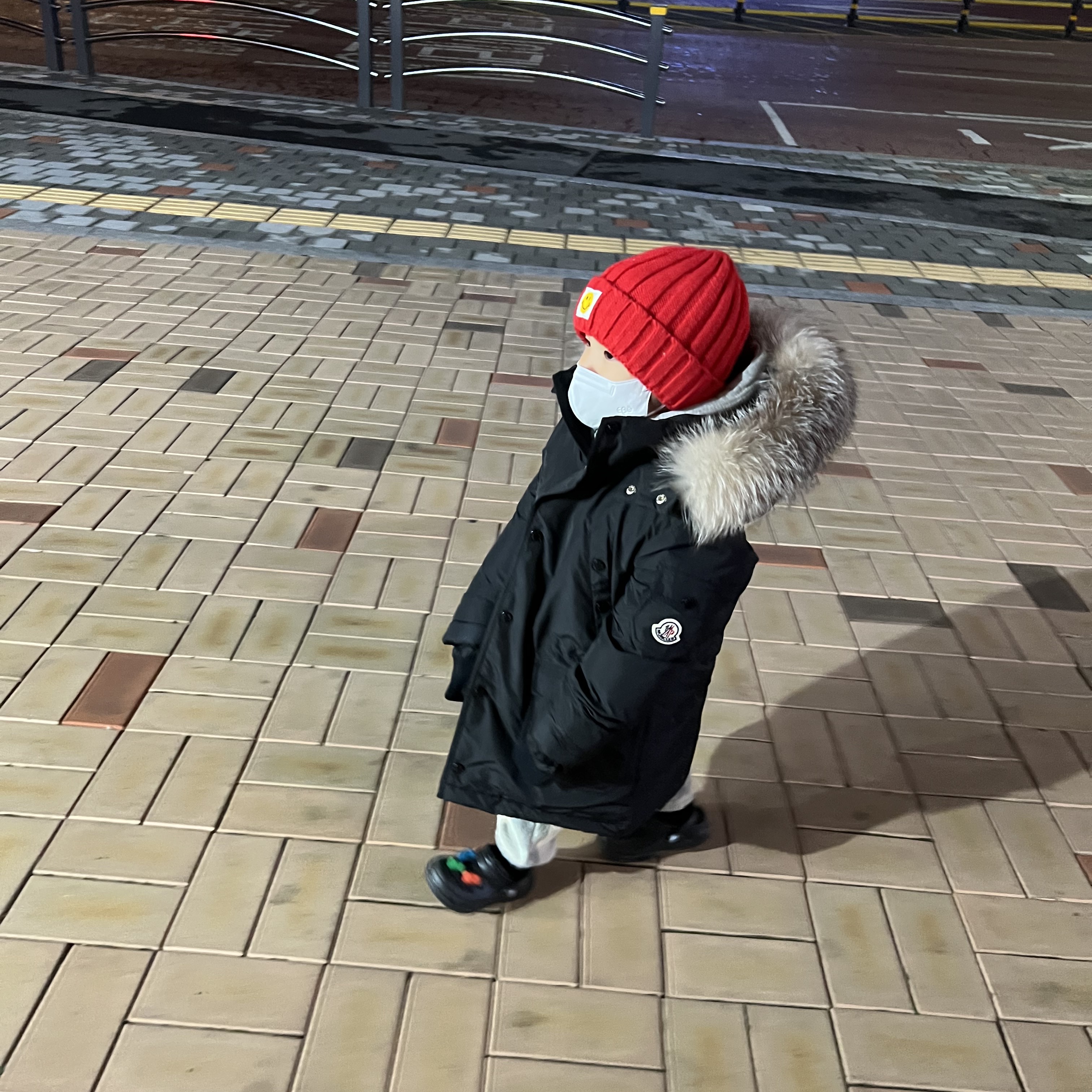 (W) Moncler Boed Short Down Jacket Black - 22FW 착용 스타일