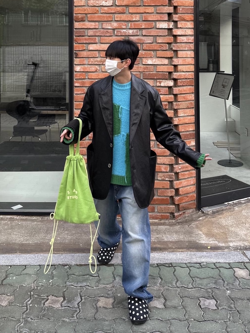 IAB Studio Pigment Sack Apple Green 착용 스타일 - 5