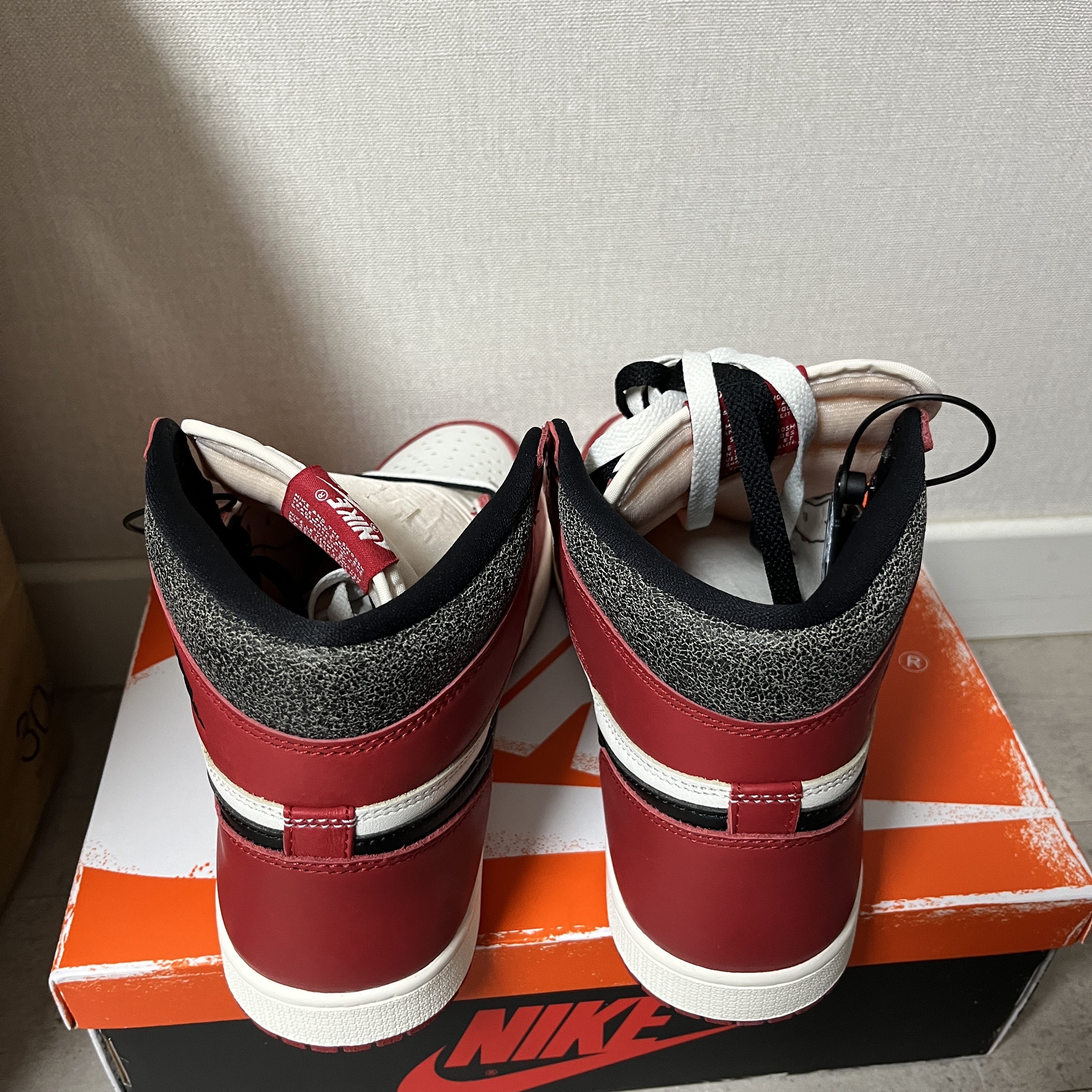Jordan 1 Retro High OG Chicago 2022 착용 스타일 - 4