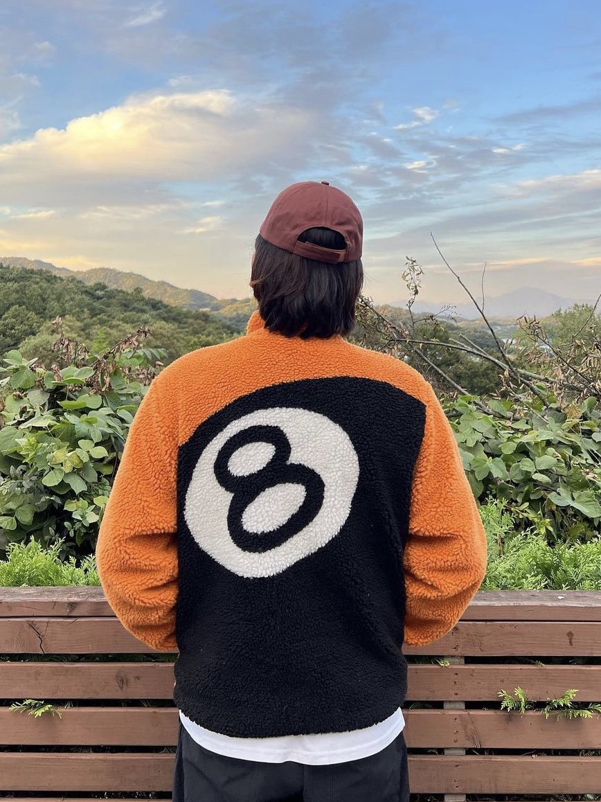 Stussy 8 Ball Sherpa Jacket Orange 착용 스타일 - 2