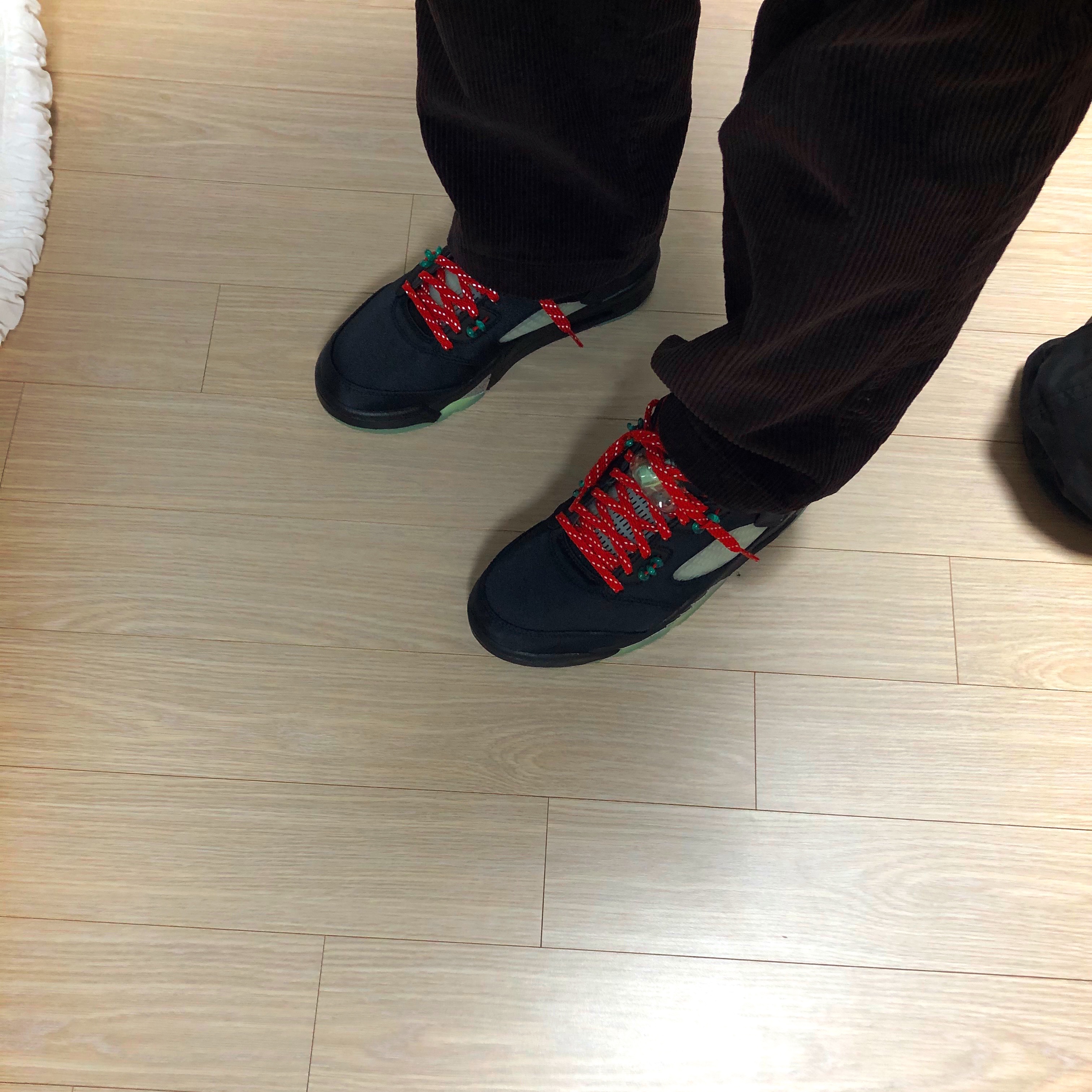 Jordan 5 x Clot Retro Low SP Anthracite 착용 스타일 - 4