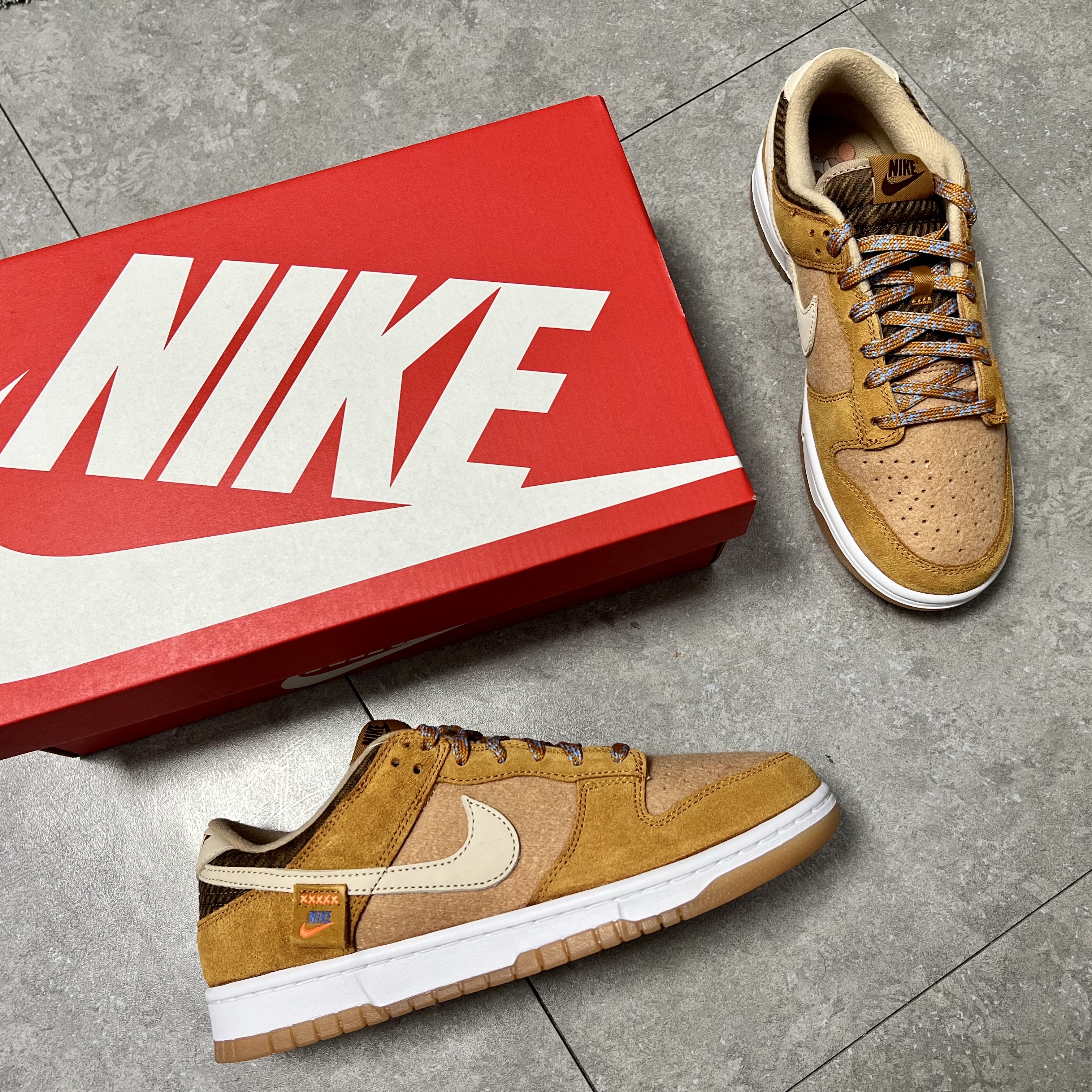 Nike Dunk Low SE Praline Desert Ochre 착용 스타일