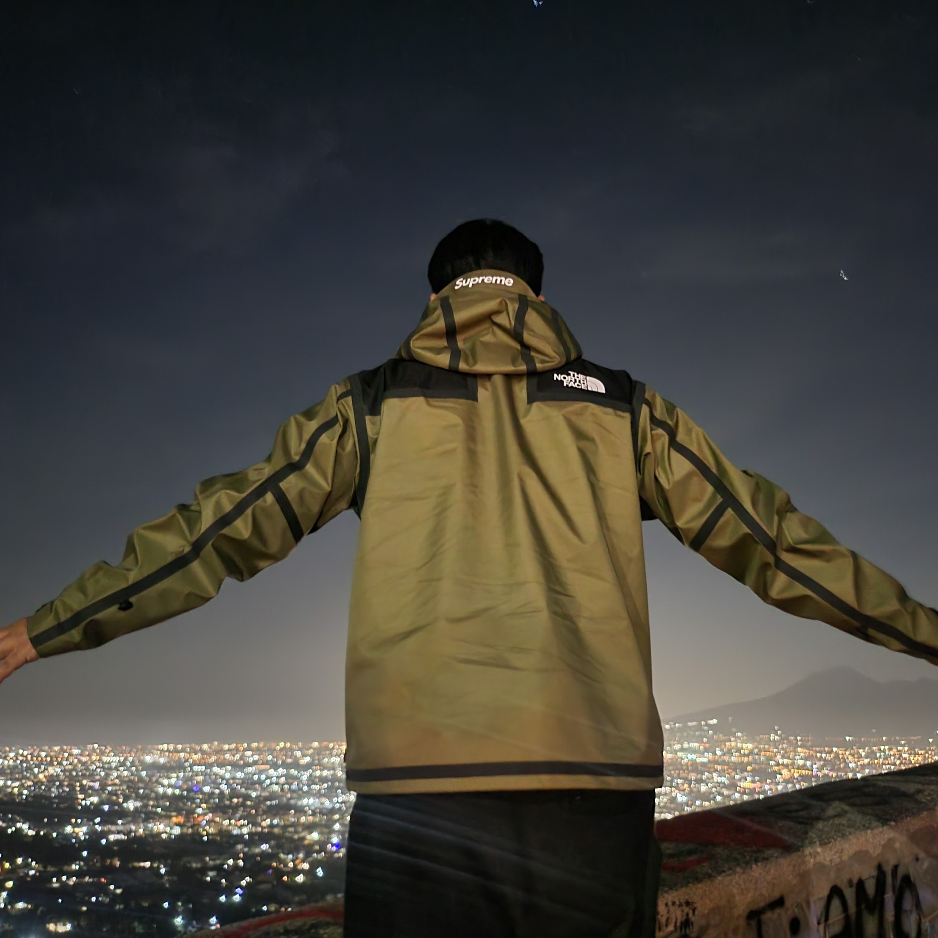 Supreme x The North Face Summit Series Outer Tape Seam Jacket Olive - 21SS 착용 스타일