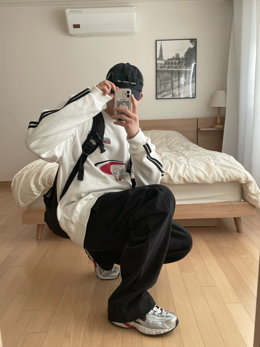 Nike Initiator Metallic Silver Black 착용 스타일 - 1