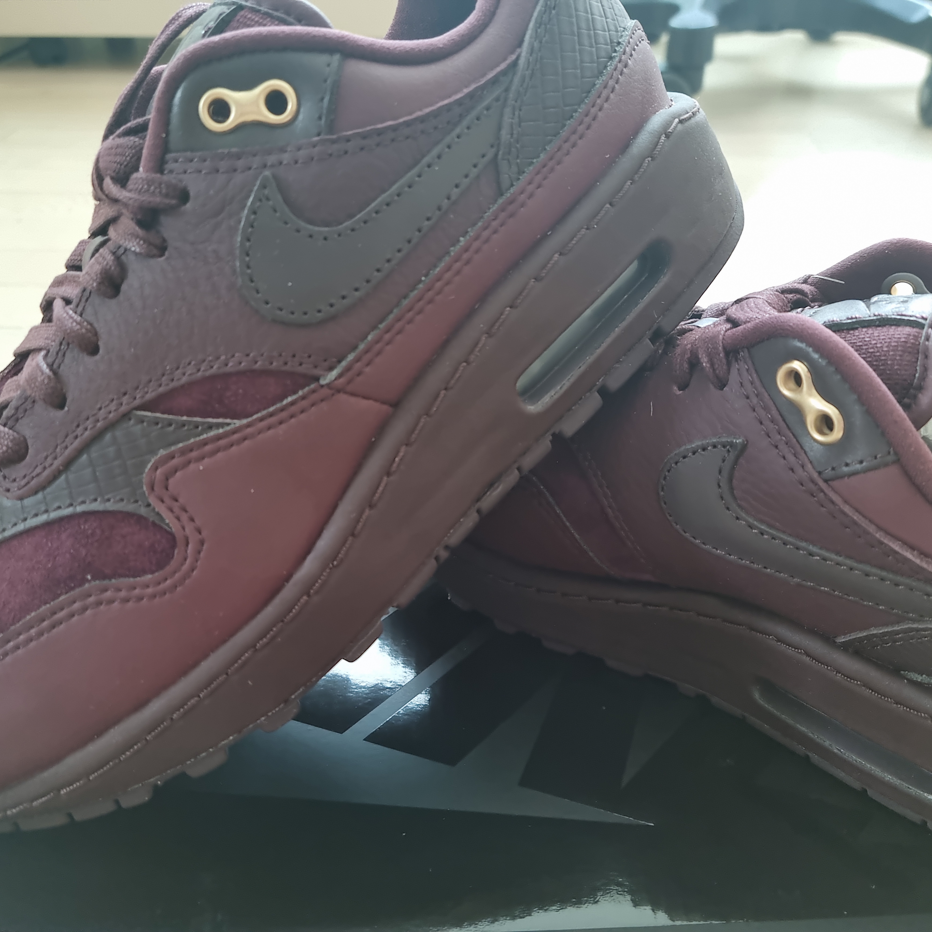 (W) Nike Air Max 1 '87 Burgundy Crush 착용 스타일