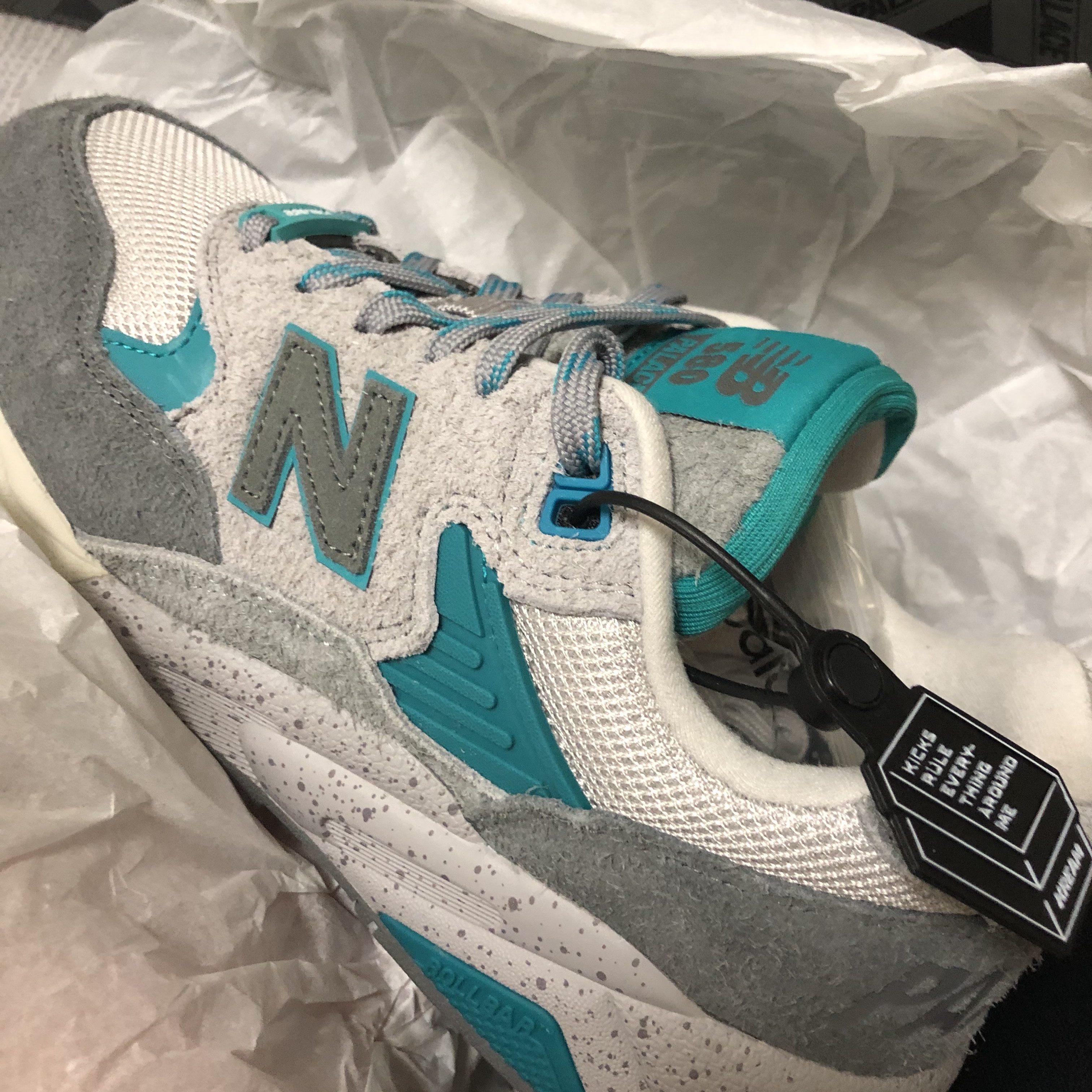 New Balance x Palace MT580 Gargoyle Lapis Blue 착용 스타일