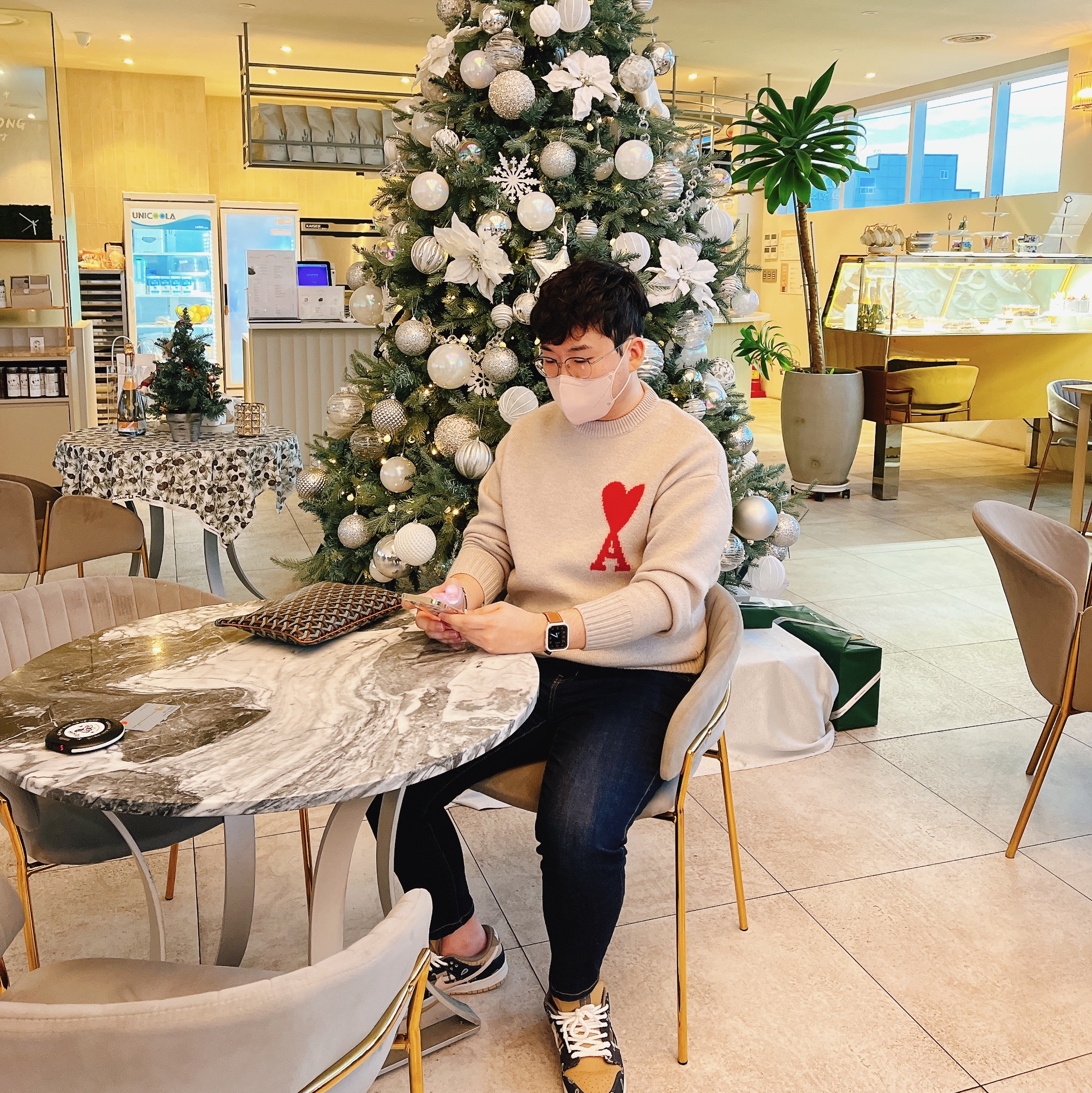AMI de Coeur Oversize Intarsia Sweater Beige - 21FW, Apple Watch Hermes Series 7 45mm Silver Stainless Steel Case with Single Tour Deployment Buckle Fauve (Korean Ver.) 착용 스타일