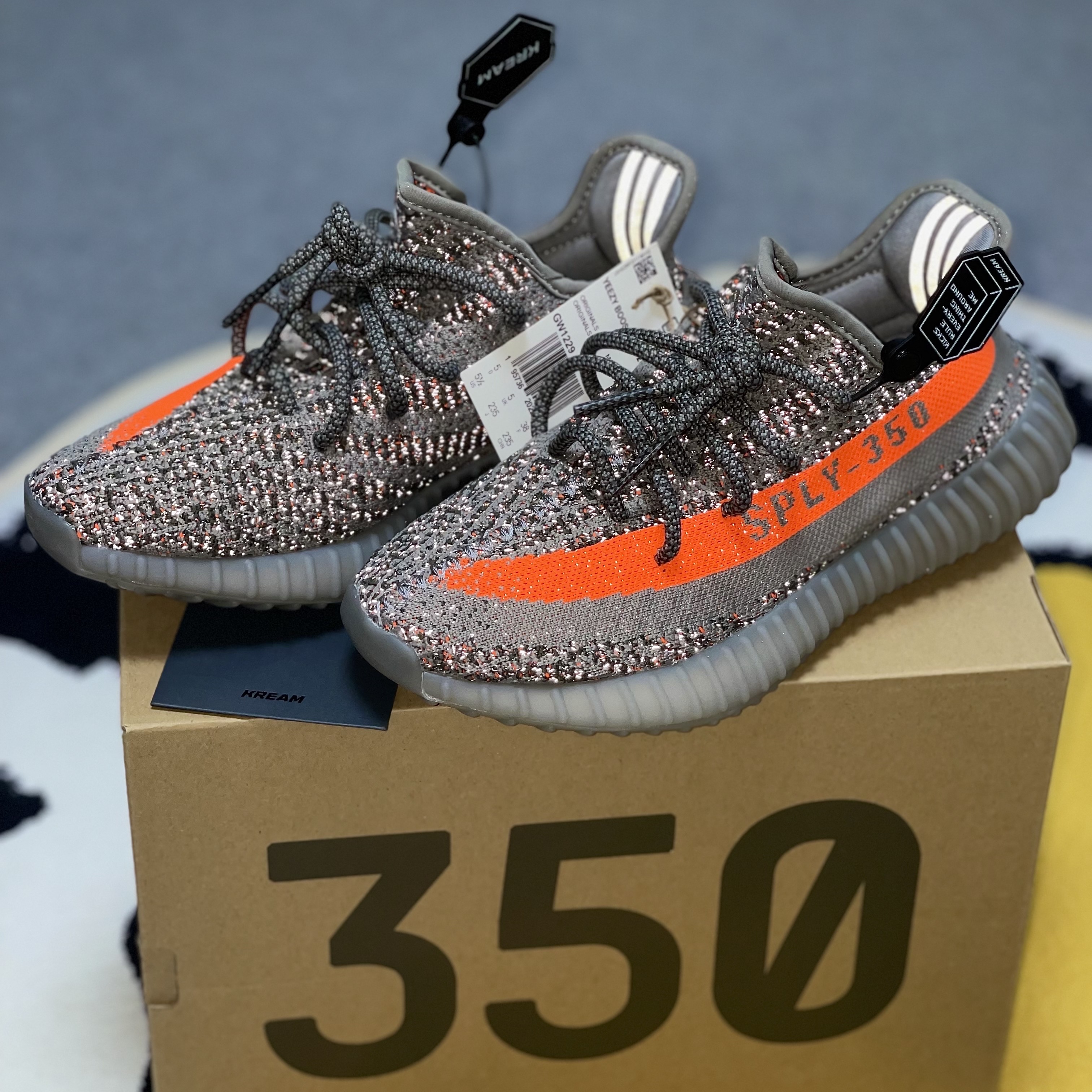 Adidas Yeezy Boost 350 V2 Beluga - Reflective 착용 스타일 - 3