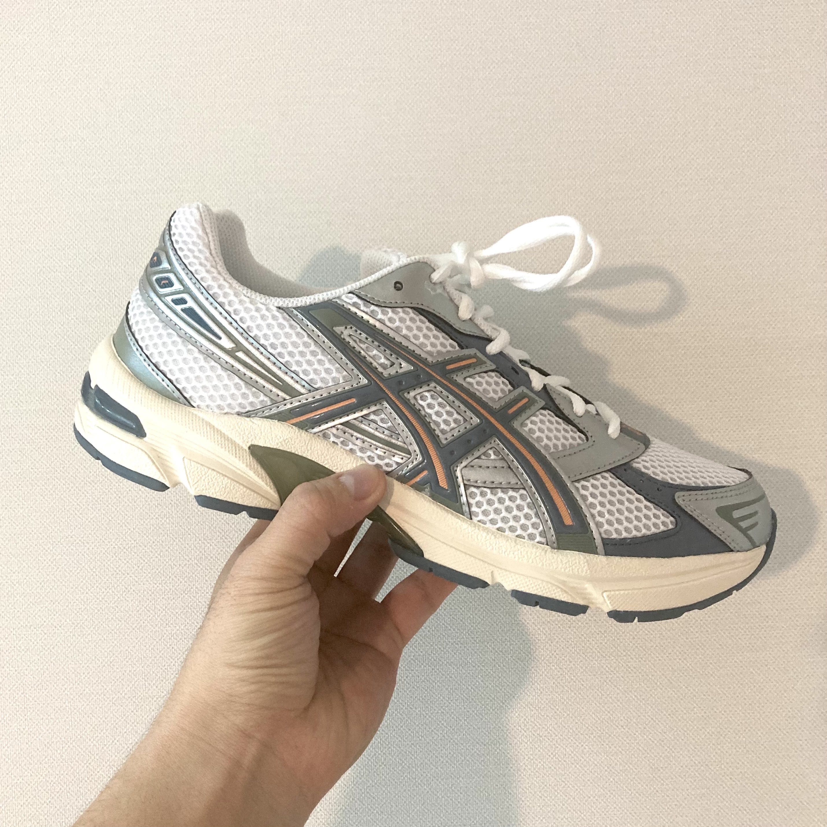 Asics Gel-1130 White Ironclad 착용 스타일