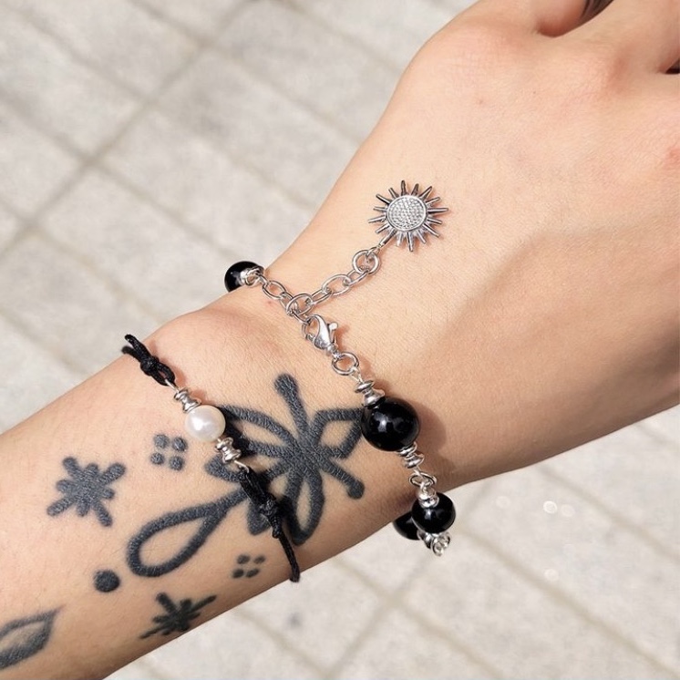 Frica Sol Onyx Necklace Bracelet Set 착용 스타일