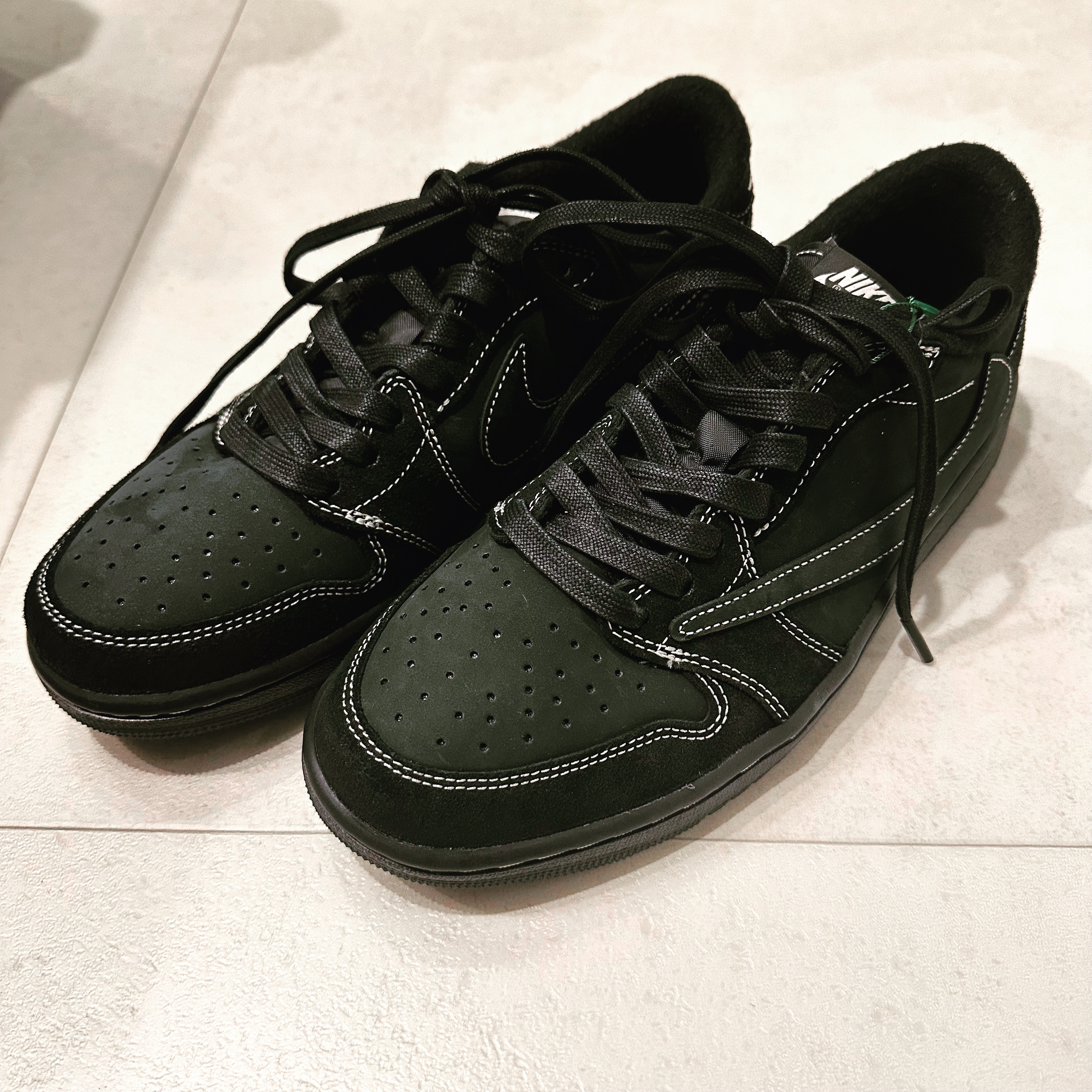 Jordan 1 x Travis Scott Retro Low OG SP Black Phantom 착용 스타일