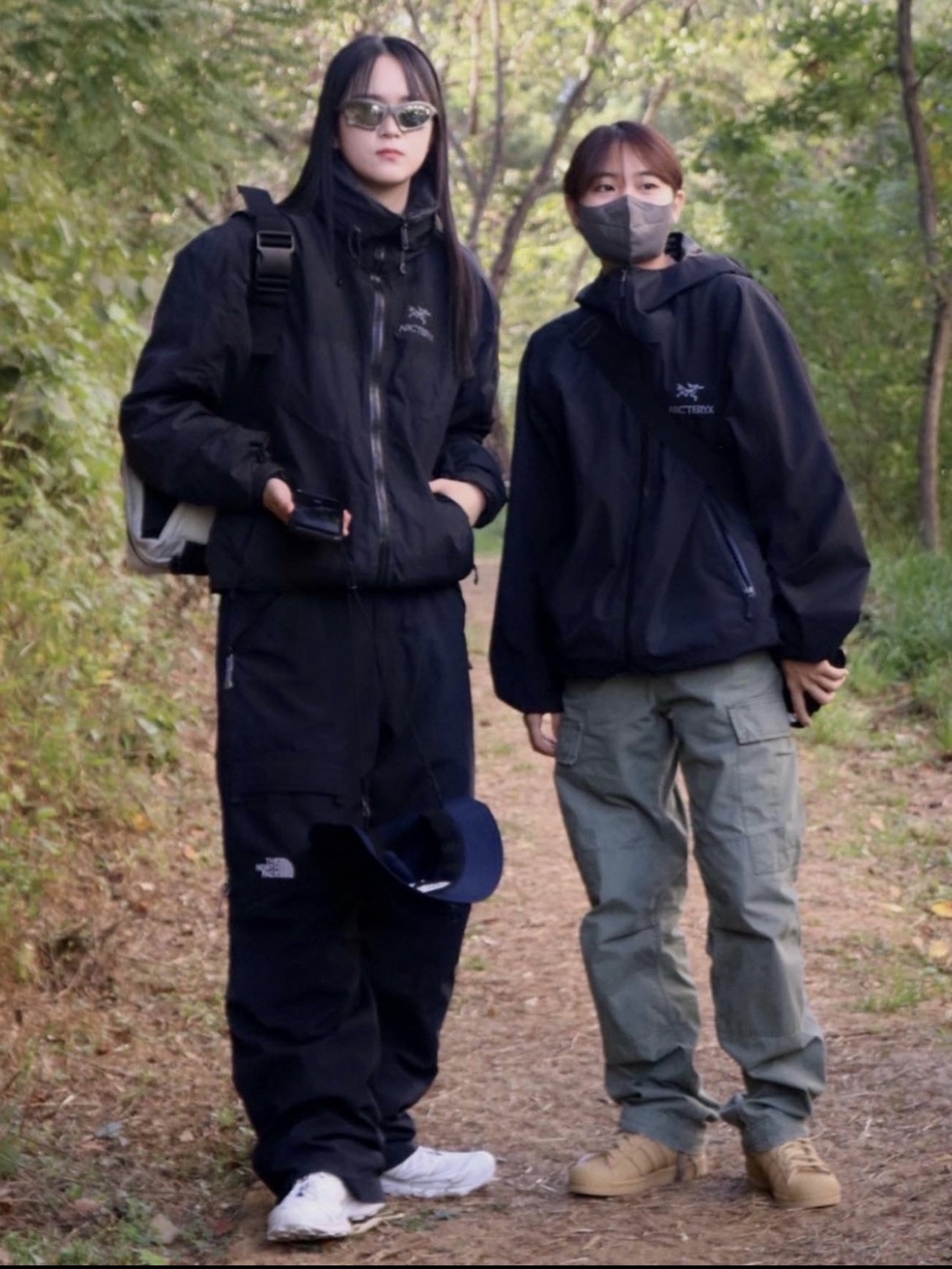 Arc'teryx Zeta SL Jacket Black, Salomon XT-6 ADV White 착용 스타일 - 1