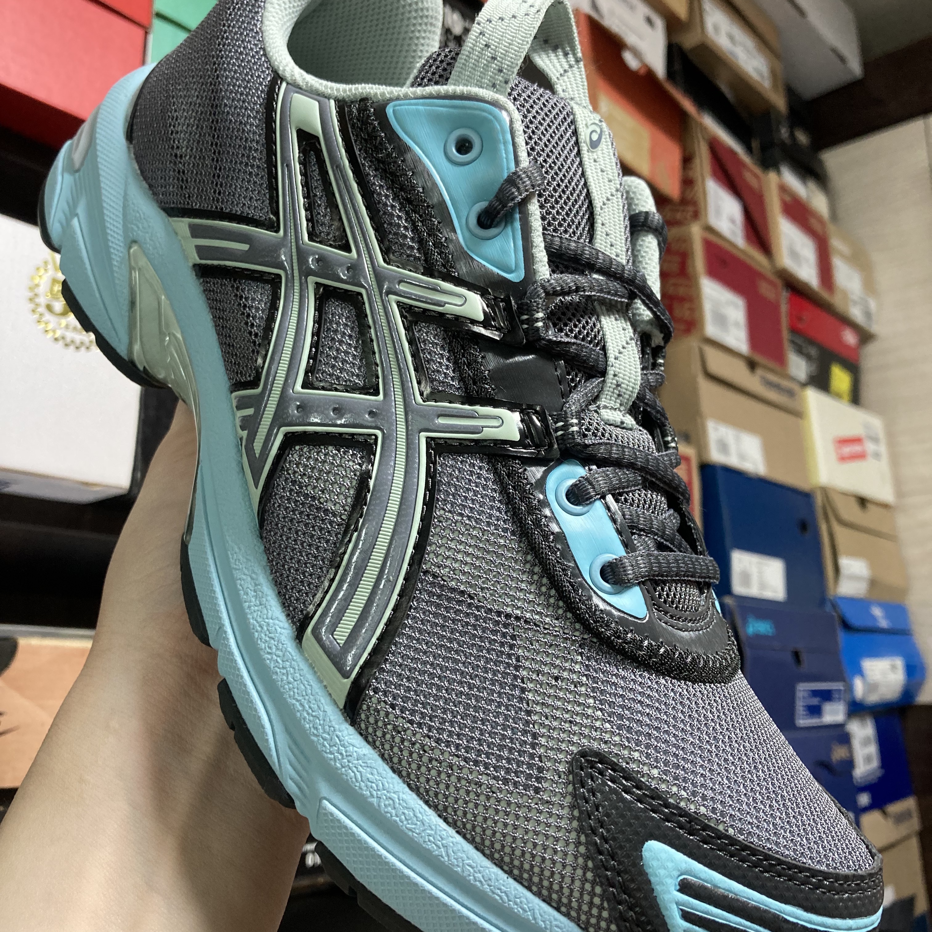 Asics UB2-S Gel-1130 Metropolis Lichen Rock 착용 스타일 - 1