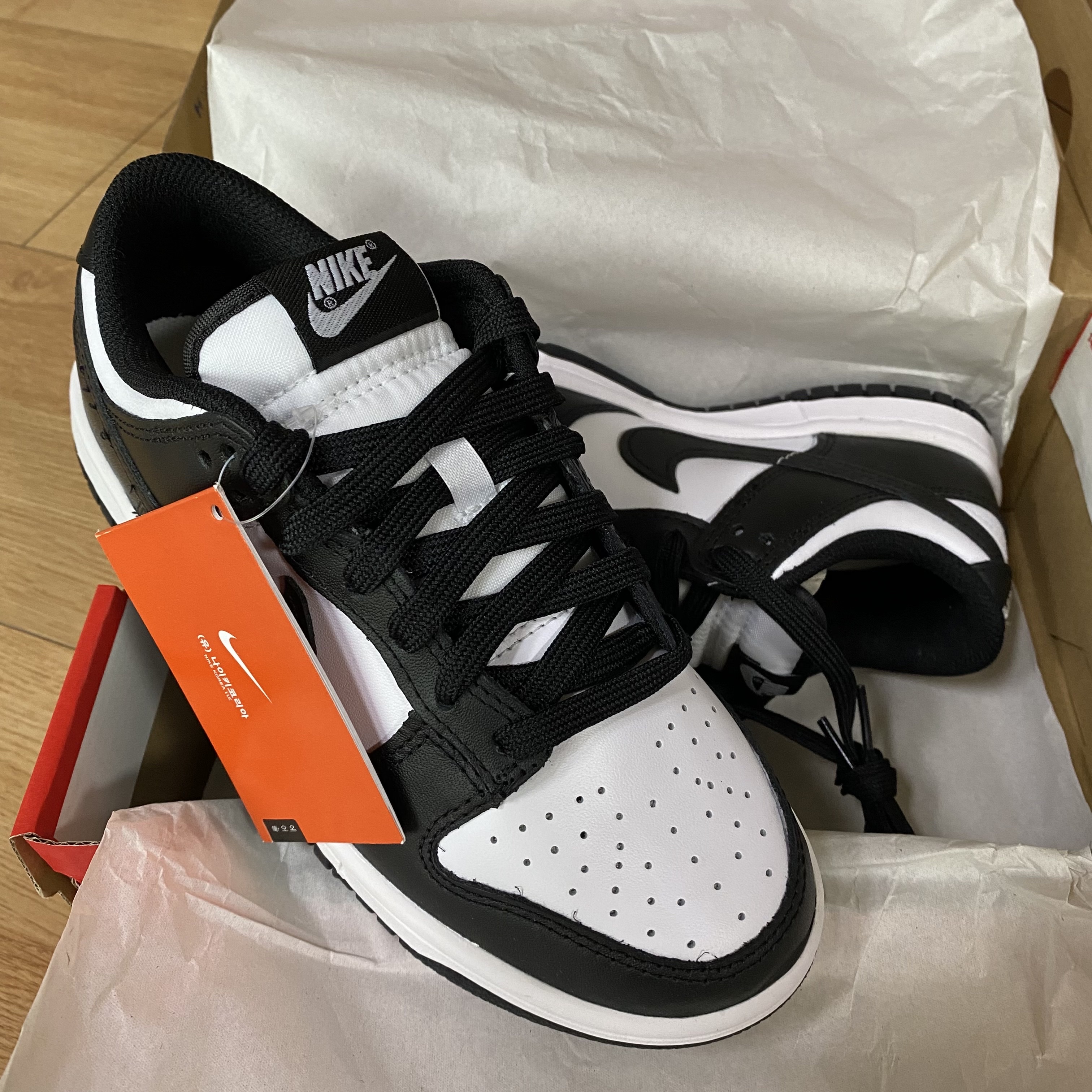 (W) Nike Dunk Low Black 착용 스타일