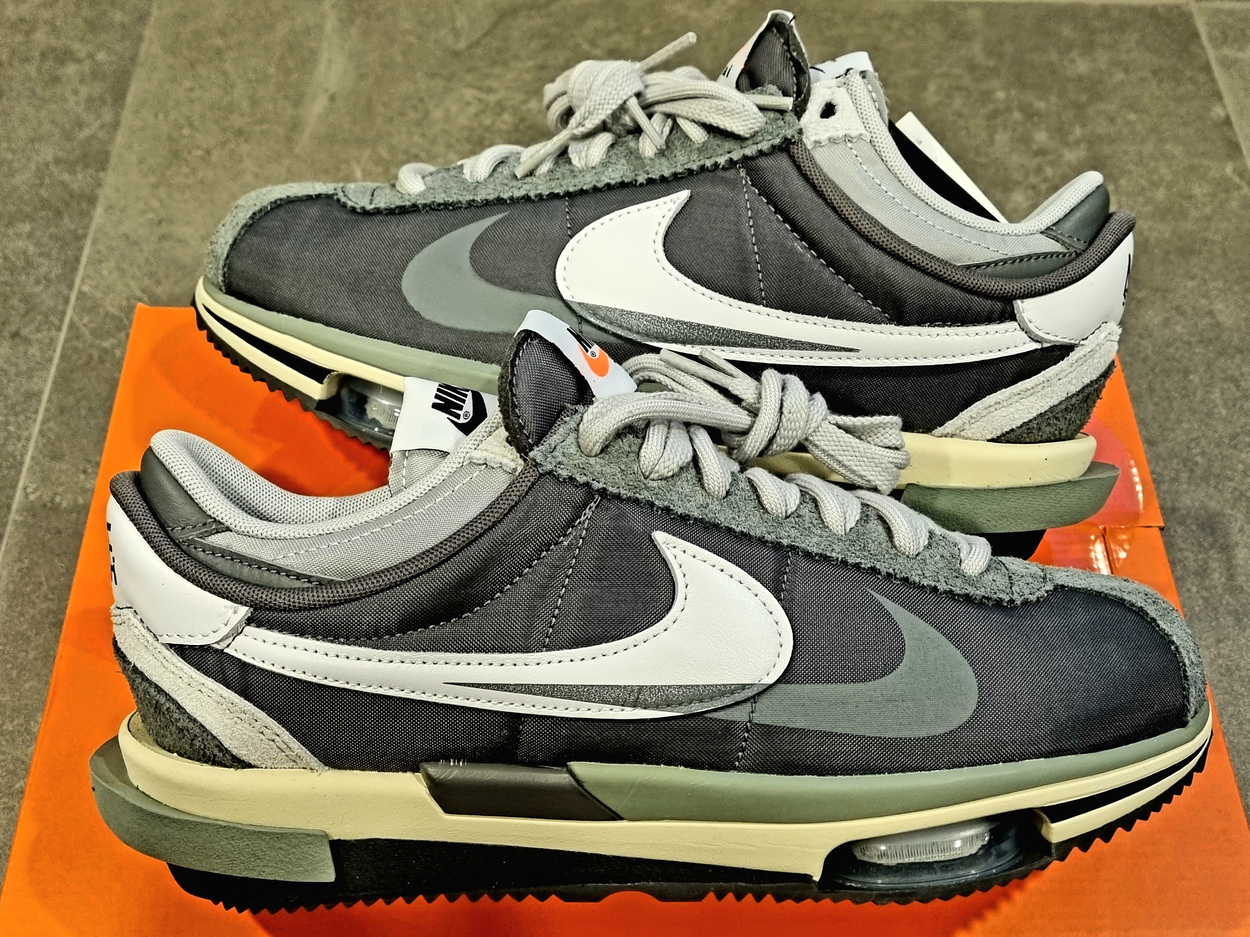 Nike x Sacai Zoom Cortez SP Iron Grey 착용 스타일 - 2