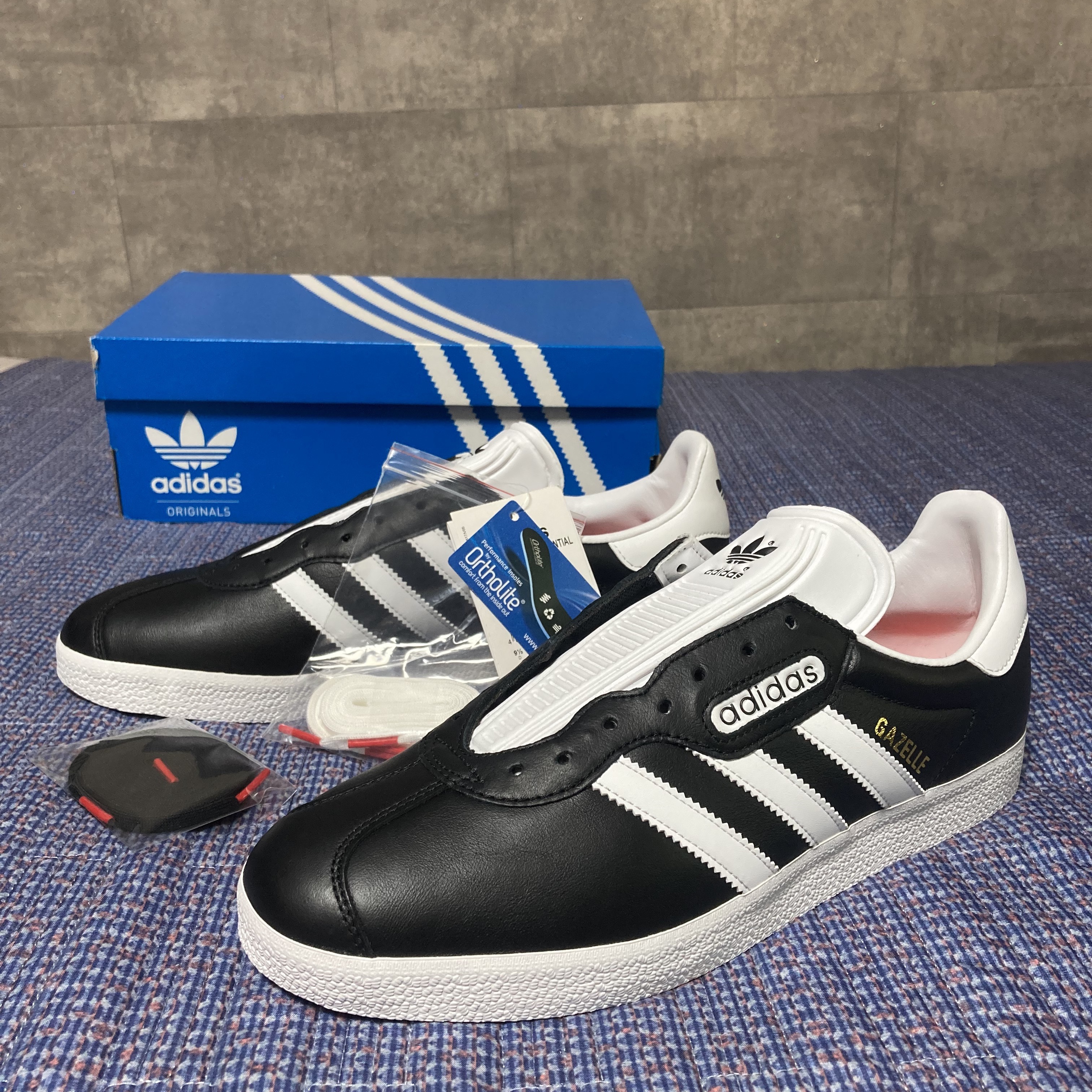 Adidas Gazelle Super Essential Core Black Crystal White, Adidas Gazelle Core Black White 착용 스타일 - 3