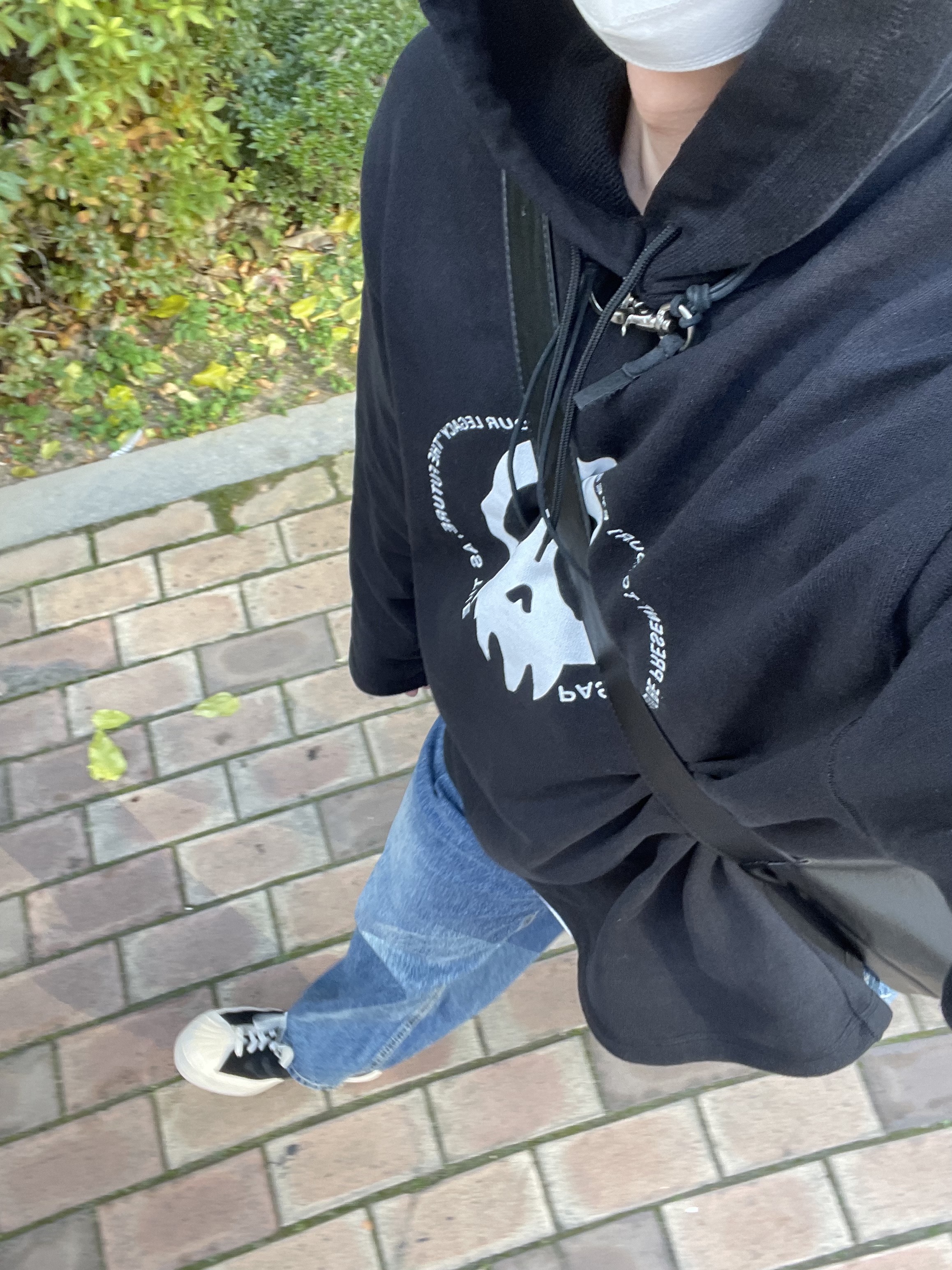 Our Legacy Loose Hoodie Maverick Skull Print Black, Our Legacy Ladon Leather Keychain Black 착용 스타일