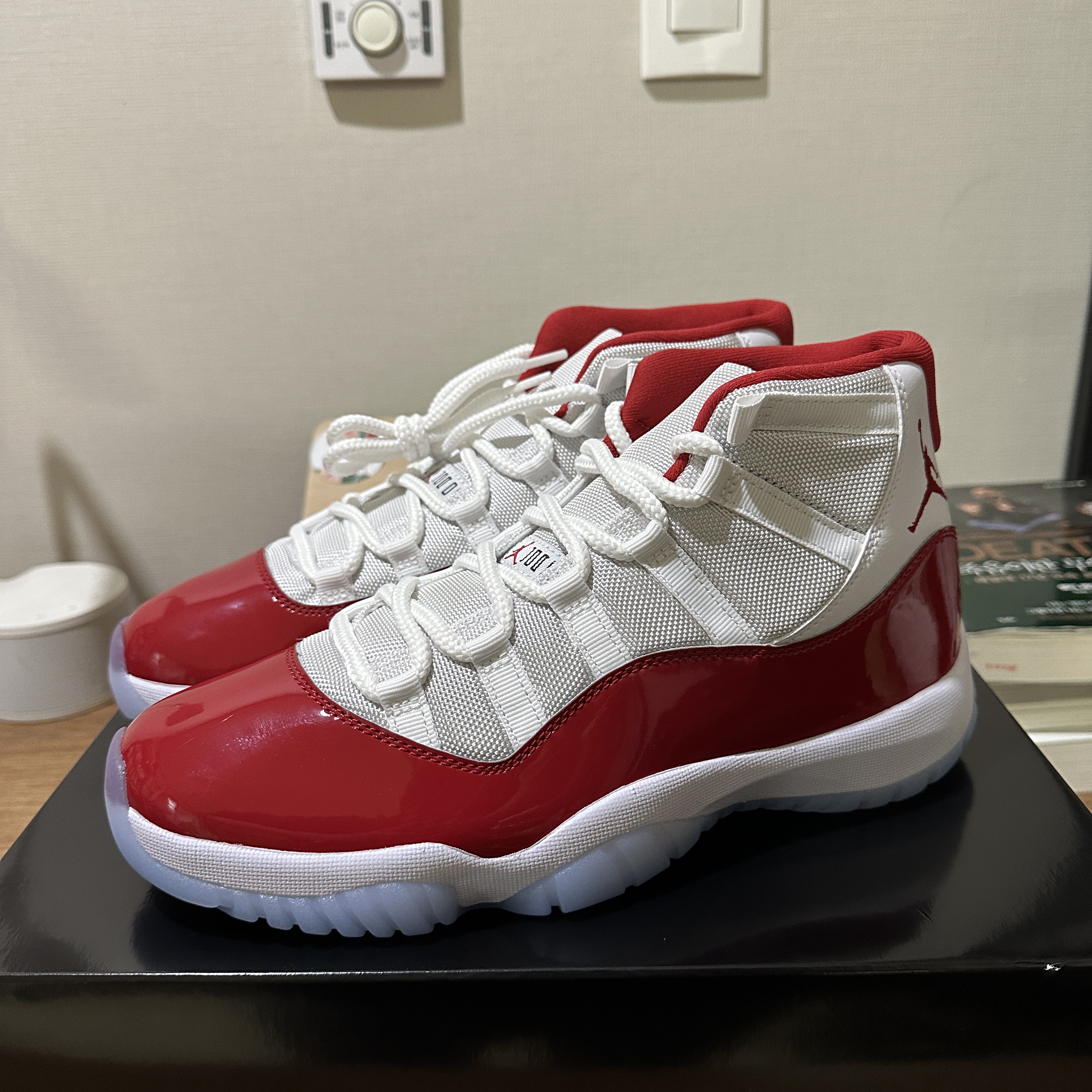 Jordan 11 Retro Varsity Red 착용 스타일