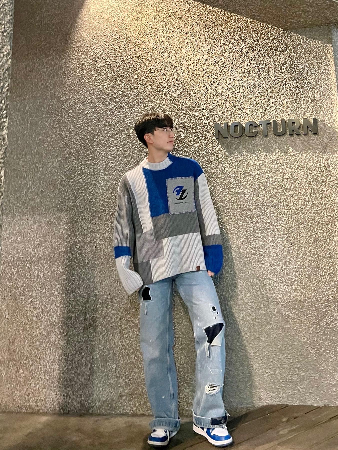 Zara x Ader Error Patchwork Oversize Knit Sweater Multicolor, Zara x Ader Error Patchwork Jeans Blue 착용 스타일 - 1